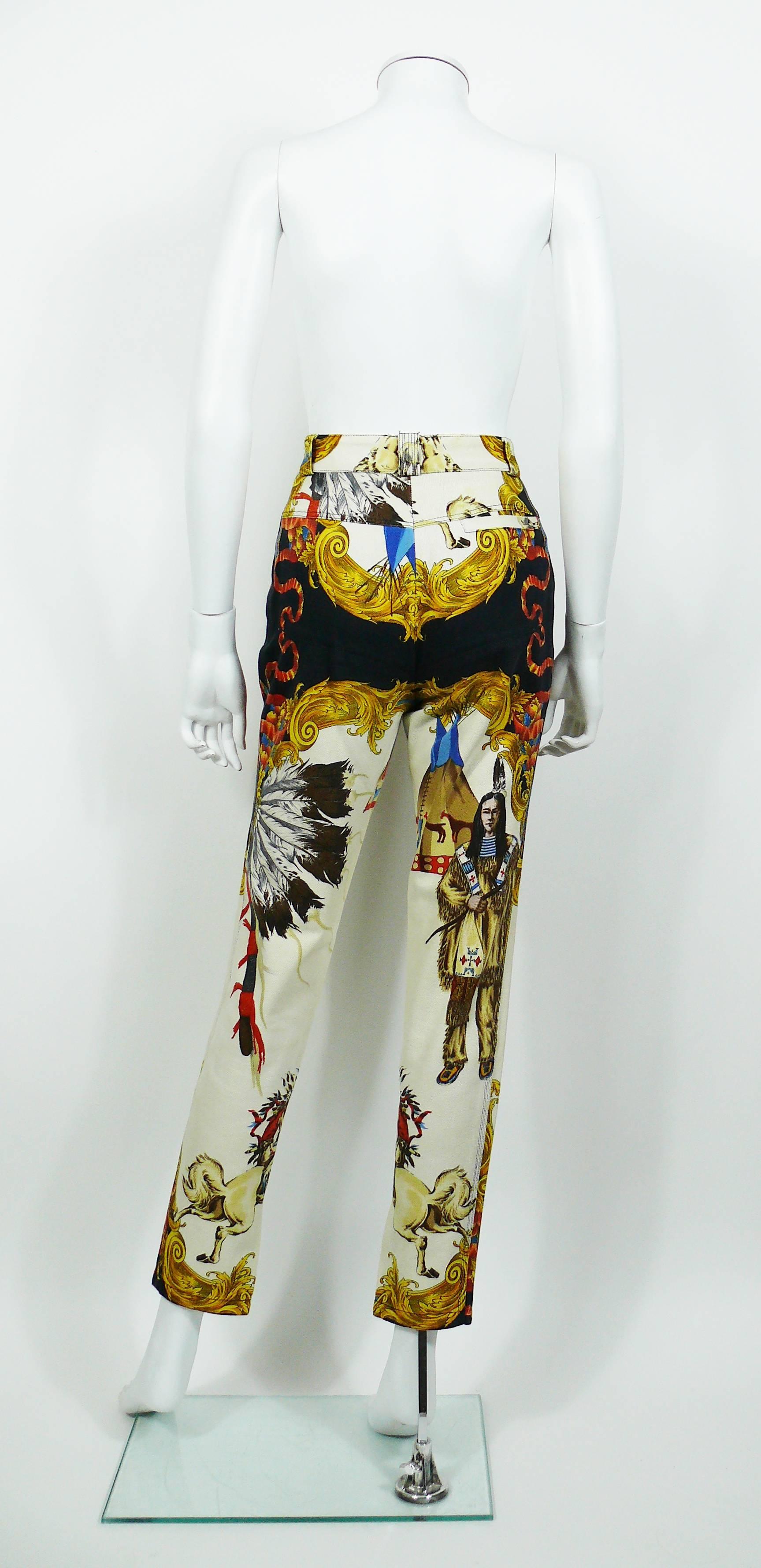 Gianni Versace Couture Native American Print Cotton Denim Jeans, F / W 92 / 93 In Good Condition For Sale In Nice, FR