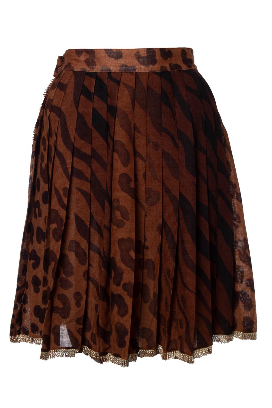 Gianni Versace Couture, Leopard printed and pleated skirt with gold fringes. The item is in very good condition.

• CONDITION: very good condition 

• SIZE: IT40 - XS 

• MEASUREMENTS: length 51 cm, width 32 cm

• MATERIAL: label removed 

• CARE: