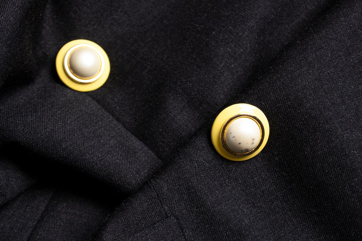 Gianni Versace Couture, Maxi blazer with yellow collar For Sale 2