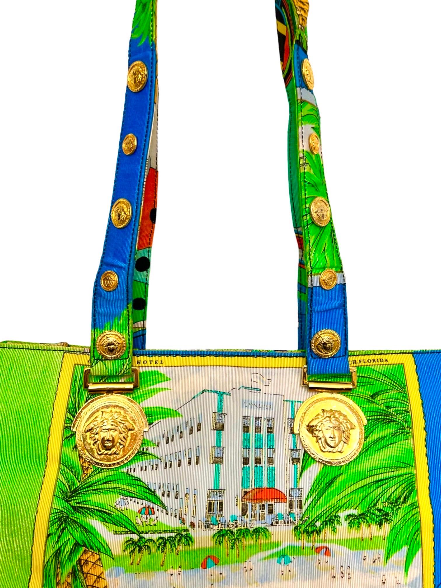 Women's Gianni Versace Couture Miami Large Bag Vintage Beach Print 1993 For Sale