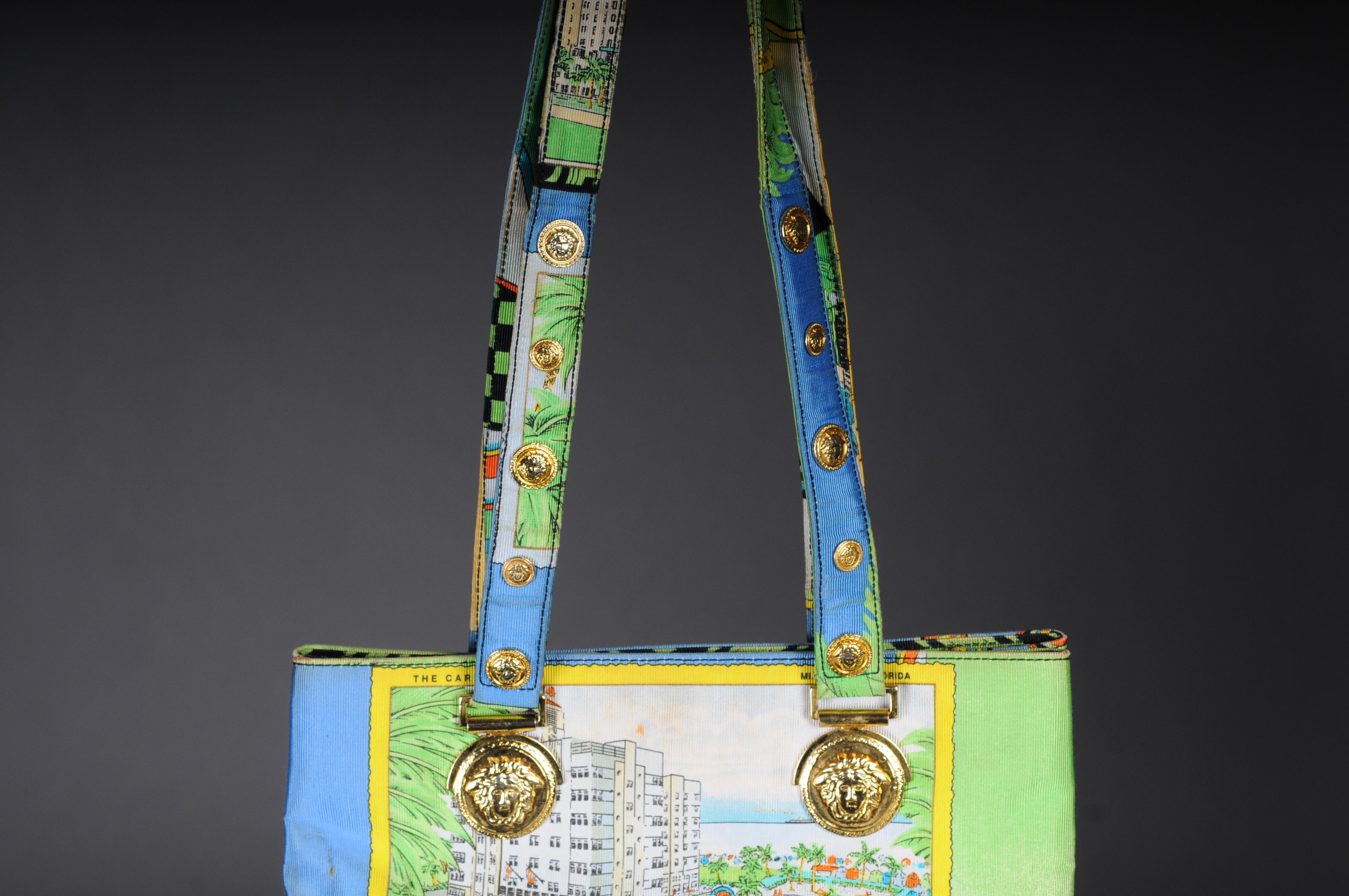Gianni Versace Couture Miami Tasche Vintage beach print 1993 For Sale 1