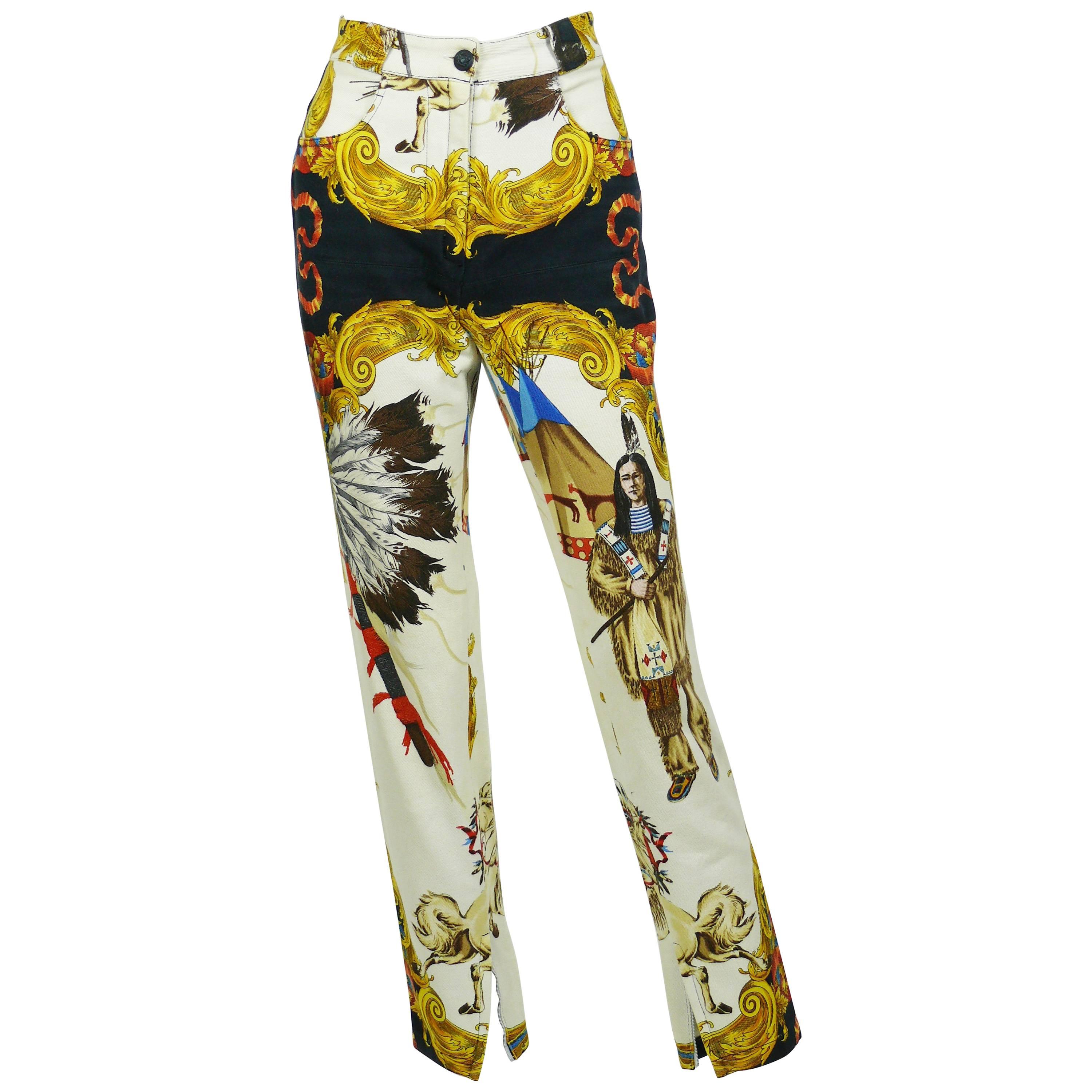 Gianni Versace Couture Jeans in cotone con stampa nativa americana, F / W 92 / 93 in vendita