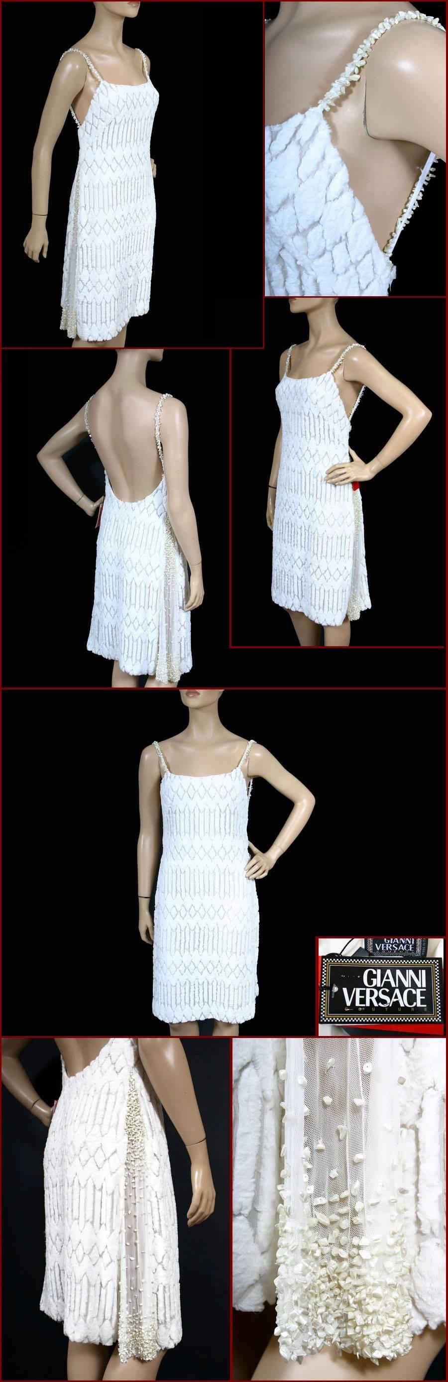 Gianni Versace Couture Pearl Embellished White Devore Dress

Highly Collectible!

Brand new, with tags!

Size 44 - US 8