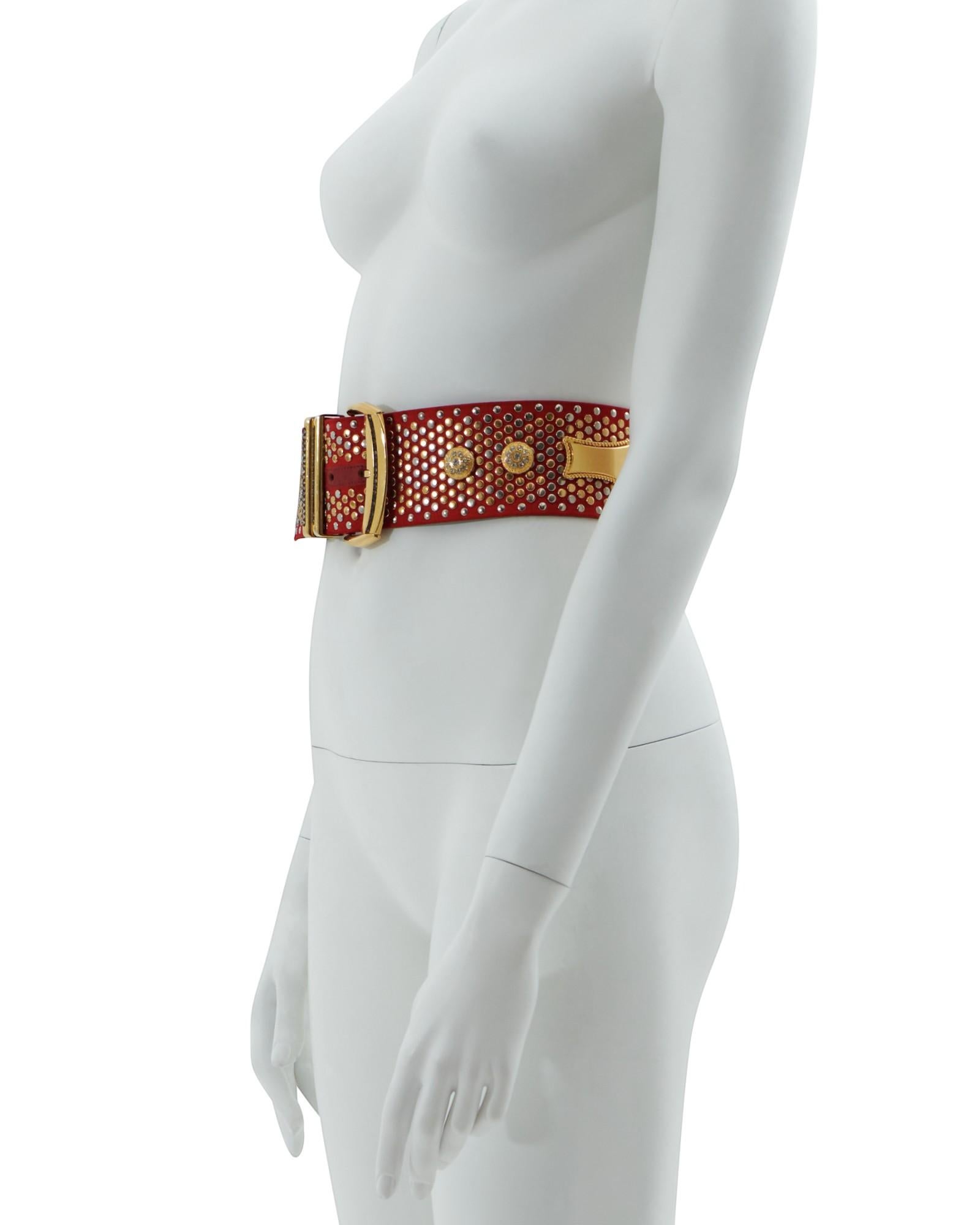 Gianni Versace Couture S/S 1993 Red studded rhinestone belt In condizioni ottime in vendita a Milano, IT