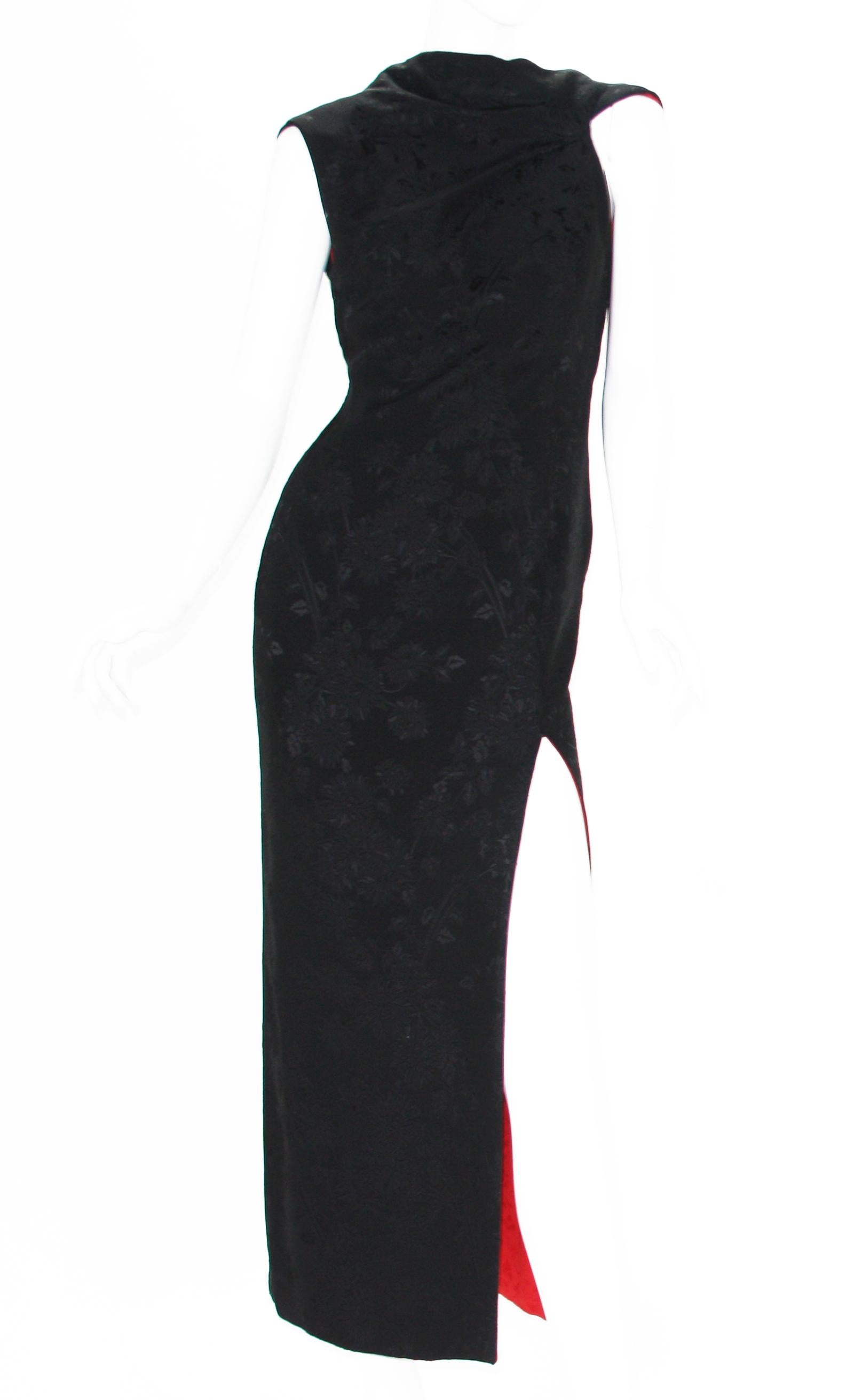 Noir Gianni Versace Couture - Robe dos nu noire et rouge, collection P/E 1998 en vente