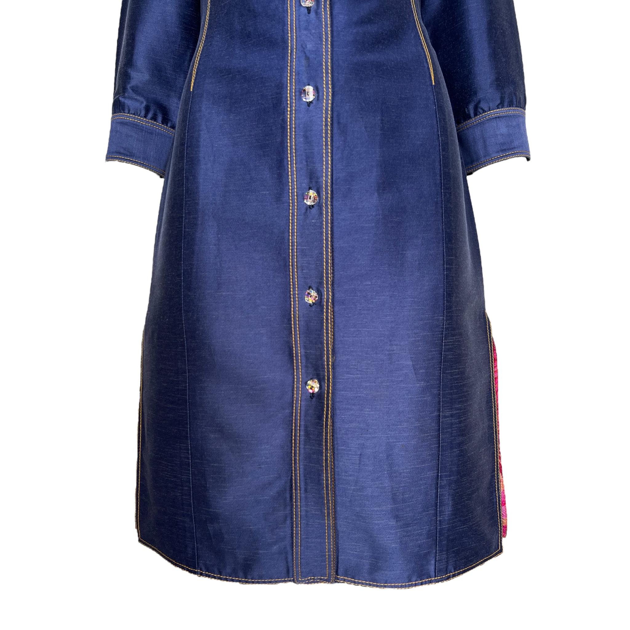 Gianni Versace Couture S/S 2000 Robe-chemise en denim chambray avec imprimé Jungling en vente 2