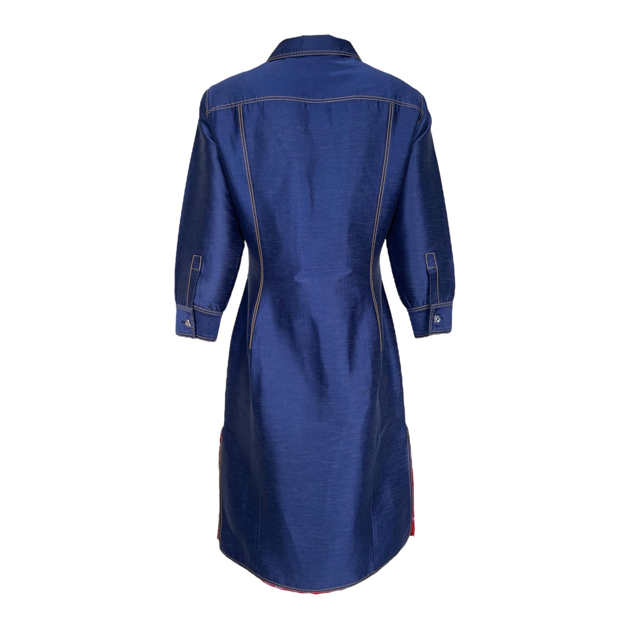 Gianni Versace Couture S/S 2000 Robe-chemise en denim chambray avec imprimé Jungling en vente 3