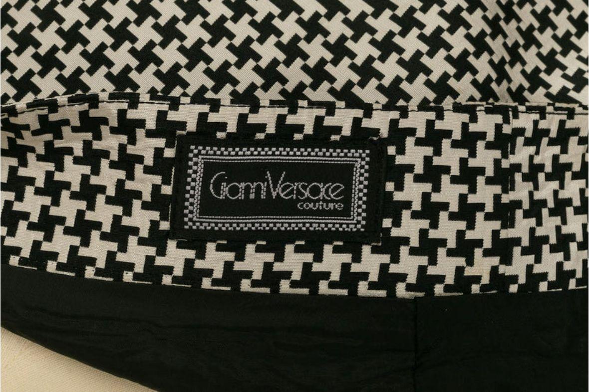 Gianni Versace Couture Skirt, Size 40FR For Sale 3