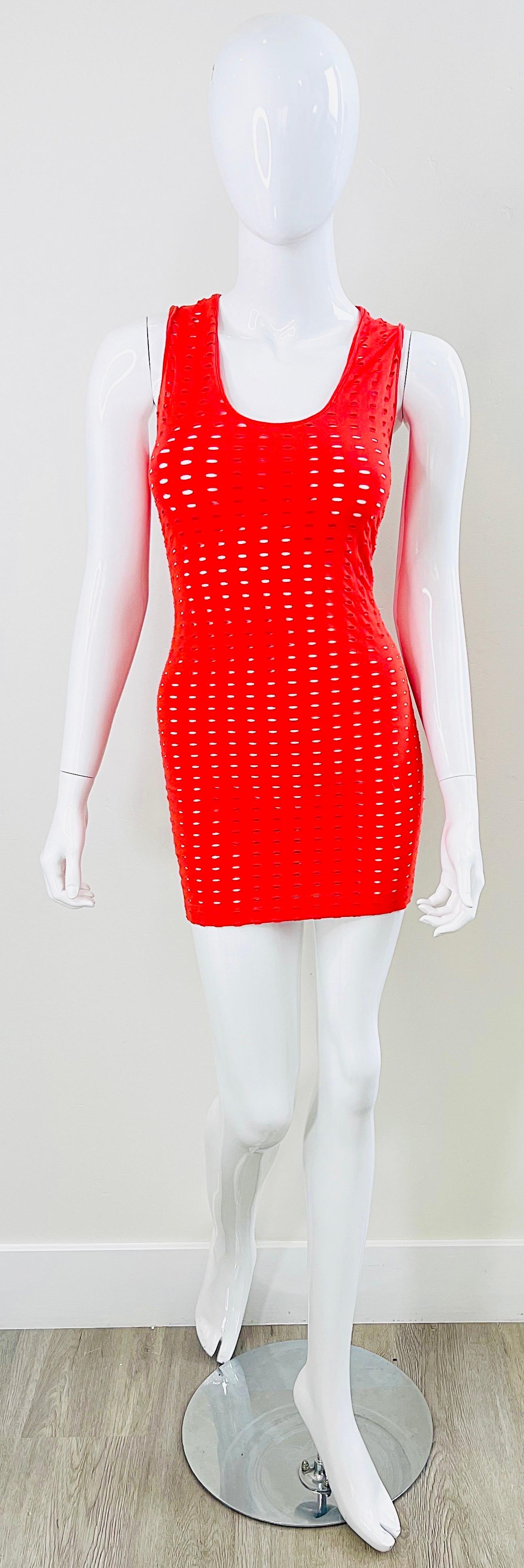 Gianni Versace Couture Spring 2002 Runway Red Cut Out Vintage Y2K Mini Dress For Sale 14