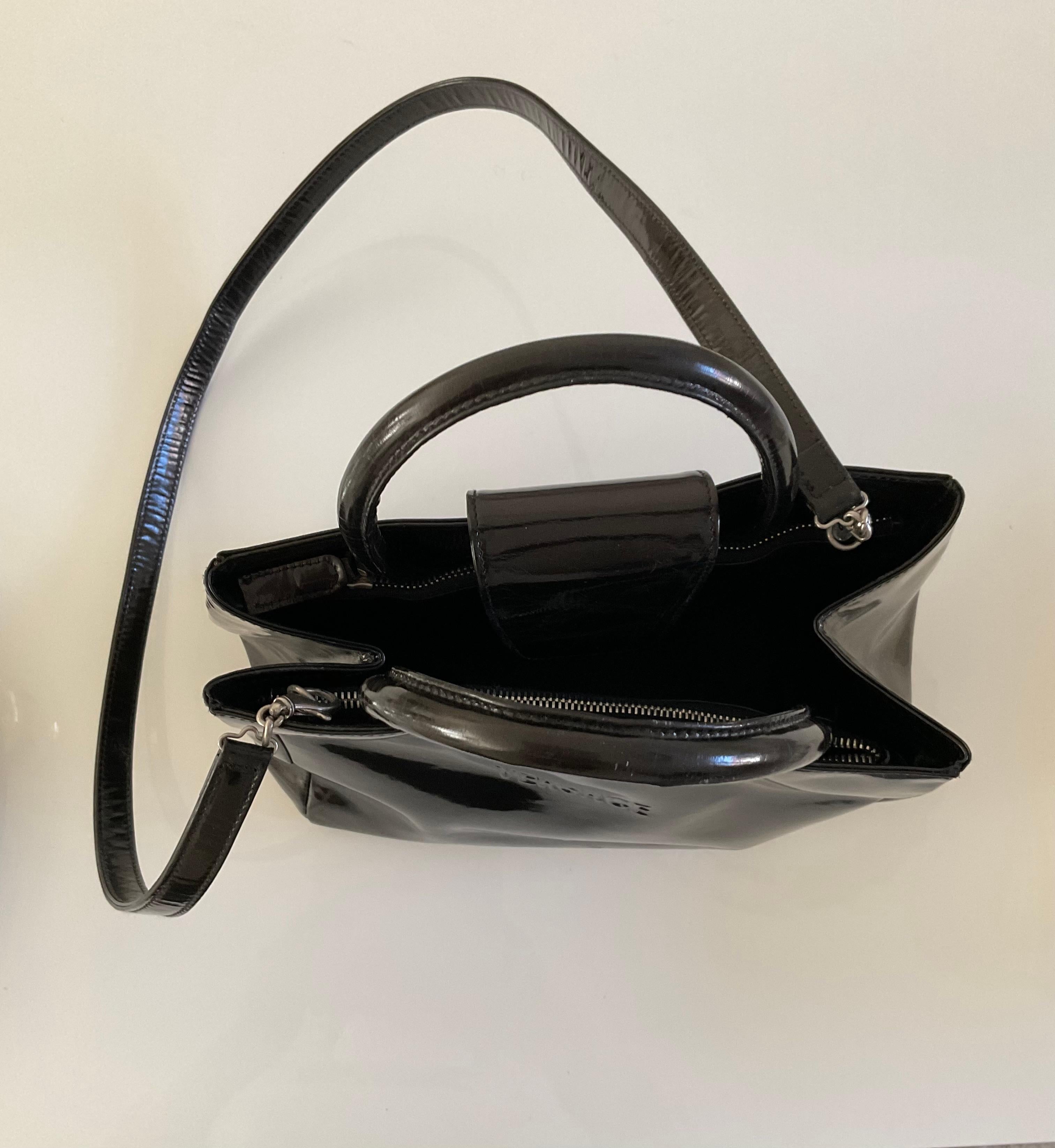 Gianni Versace Couture Vintage 1990er glänzende schwarze Vintage-Tasche aus Lederlack im Angebot 4