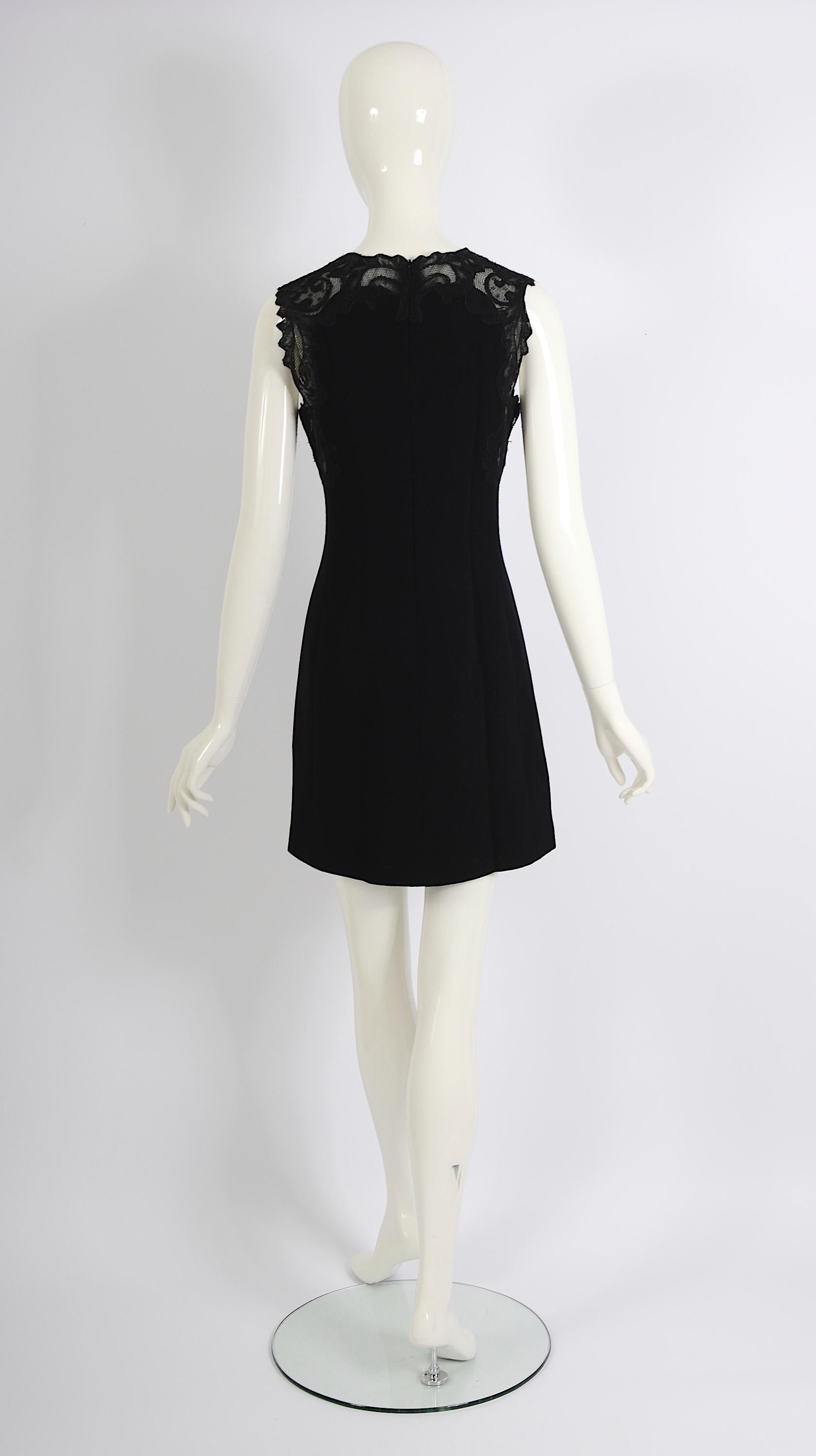 Gianni Versace couture vintage black lace embellished a-line mini dress, fw 1996 For Sale 2