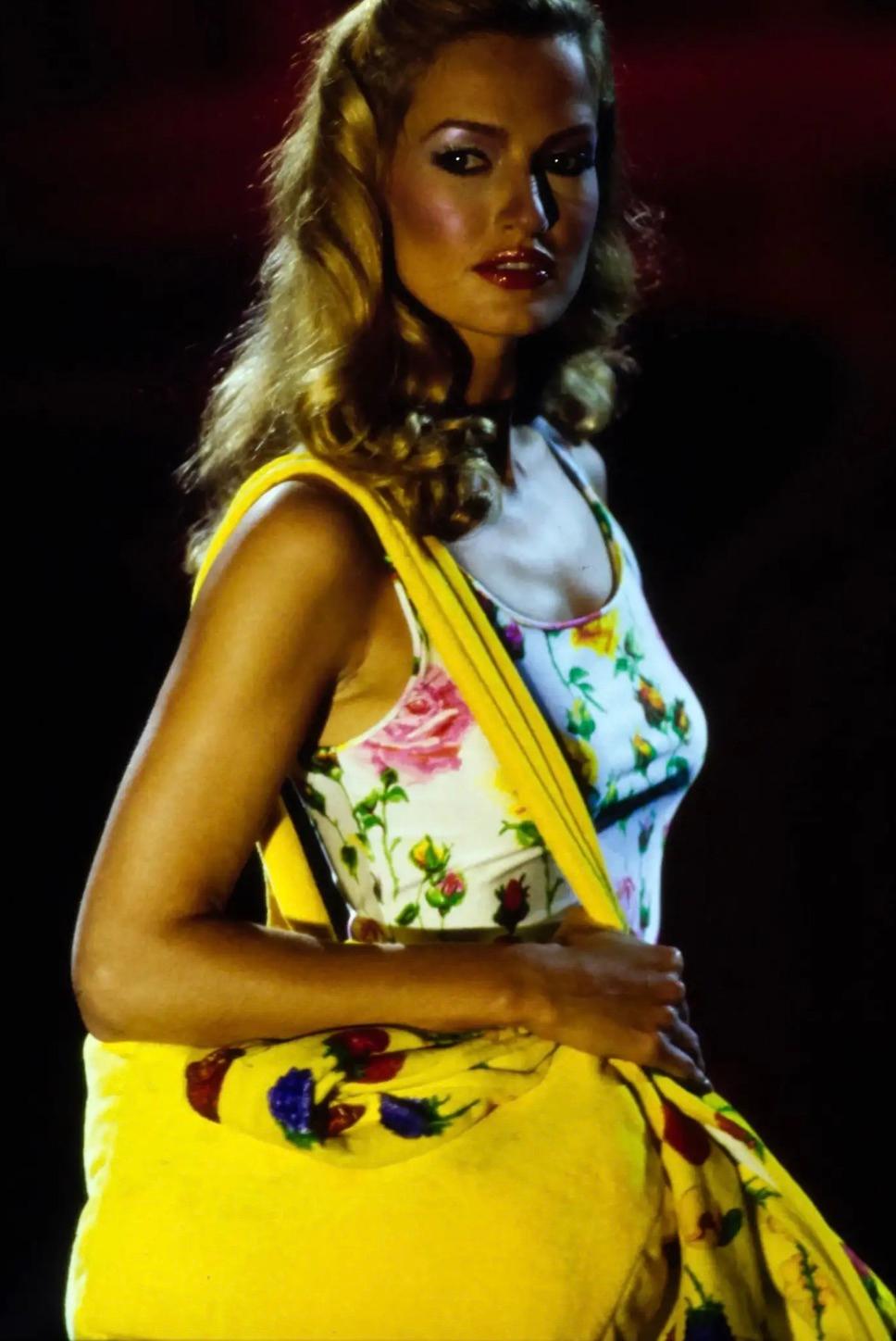 Gianni Versace Couture Vintage S/S 1995 White Red Pink Yellow Rose Floral Dress In Good Condition In Jersey City, NJ