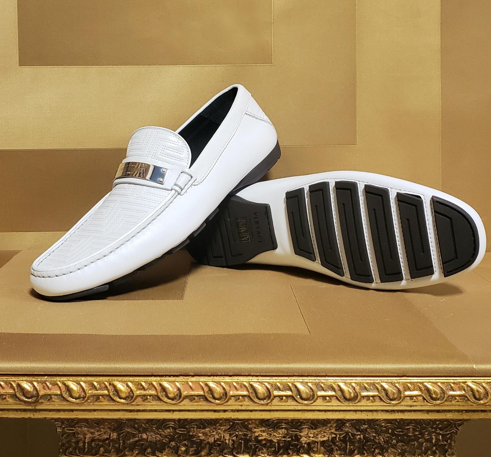 GIANNI VERSACE COUTURE WEISSE VERZIERTES LEDERDRIVER LOAFER-Schuhe Gr. 39,5 Herren im Angebot