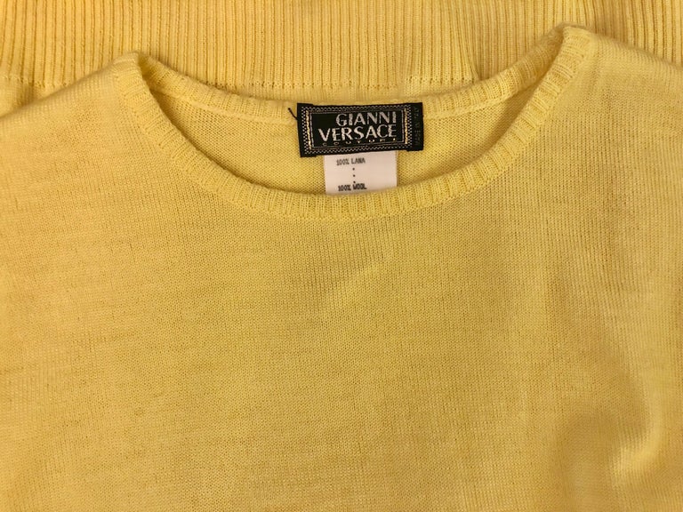 Women's or Men's Gianni Versace Couture Yellow Wool Sleeveless Top For Sale