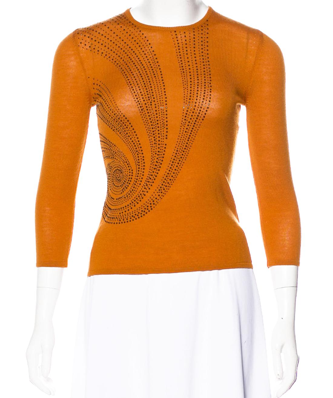 Pull-over Gianni Versace avec embellissement en cristal
Taille du créateur 40 - US Small
100% laine, couleur orange foncé, orné de micro-billes de cristal tourbillonnant, manches 3/4.
Fabriqué en Italie
Neuf sans étiquette.

Code d'inscription :