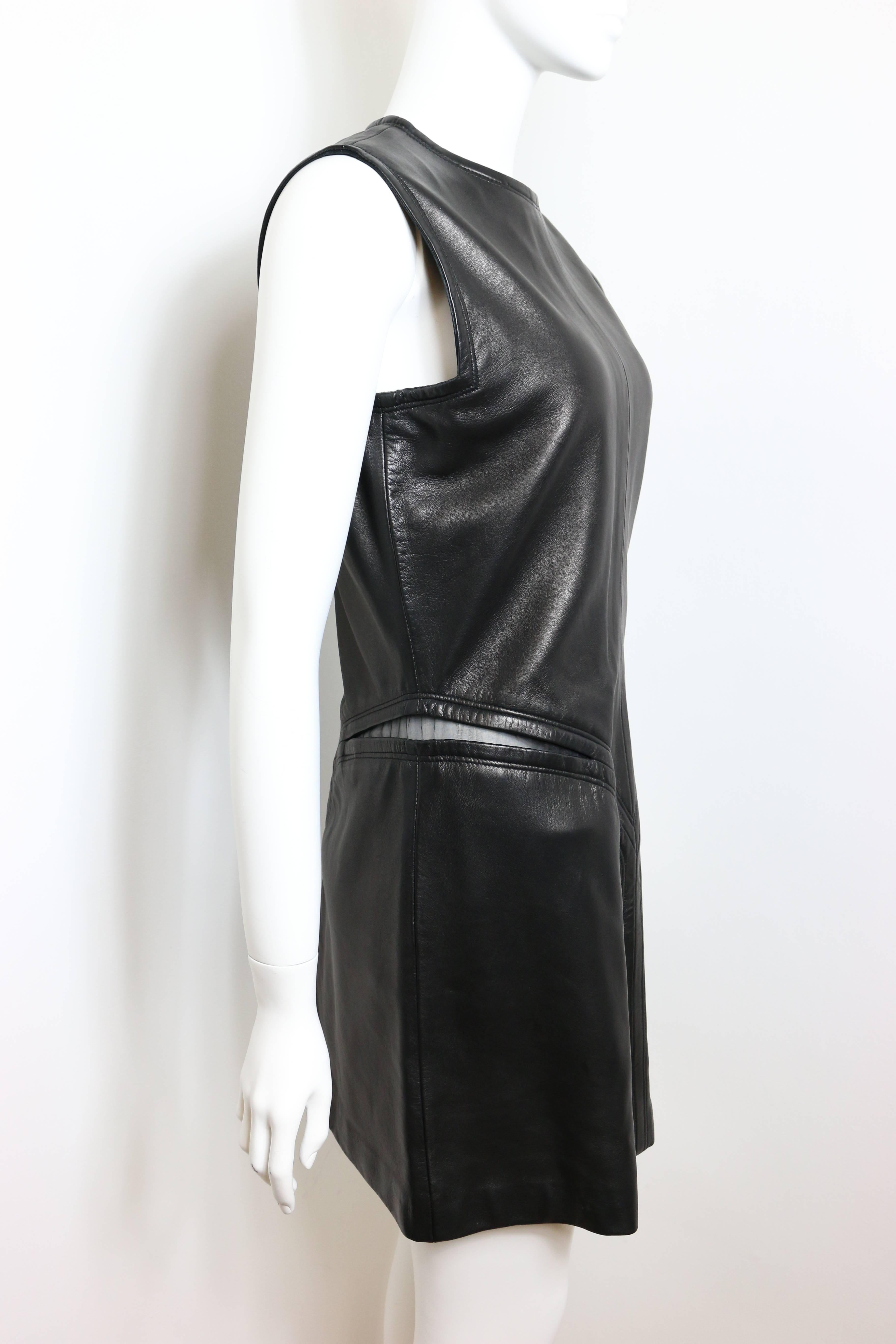 Gianni Versace - Robe en cuir noir à découpes  Excellent état - En vente à Sheung Wan, HK