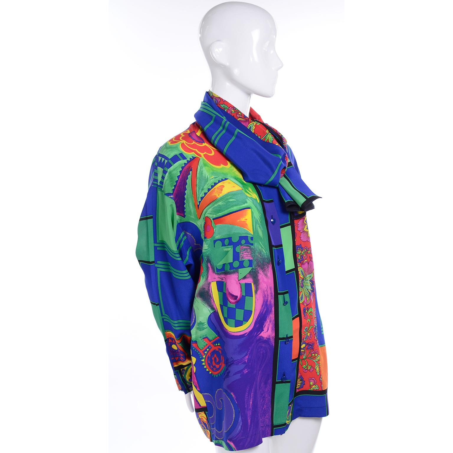 Violet Gianni Versace Chemise et énorme écharpe en soie imprimée aux couleurs vives, début des années 1990 en vente