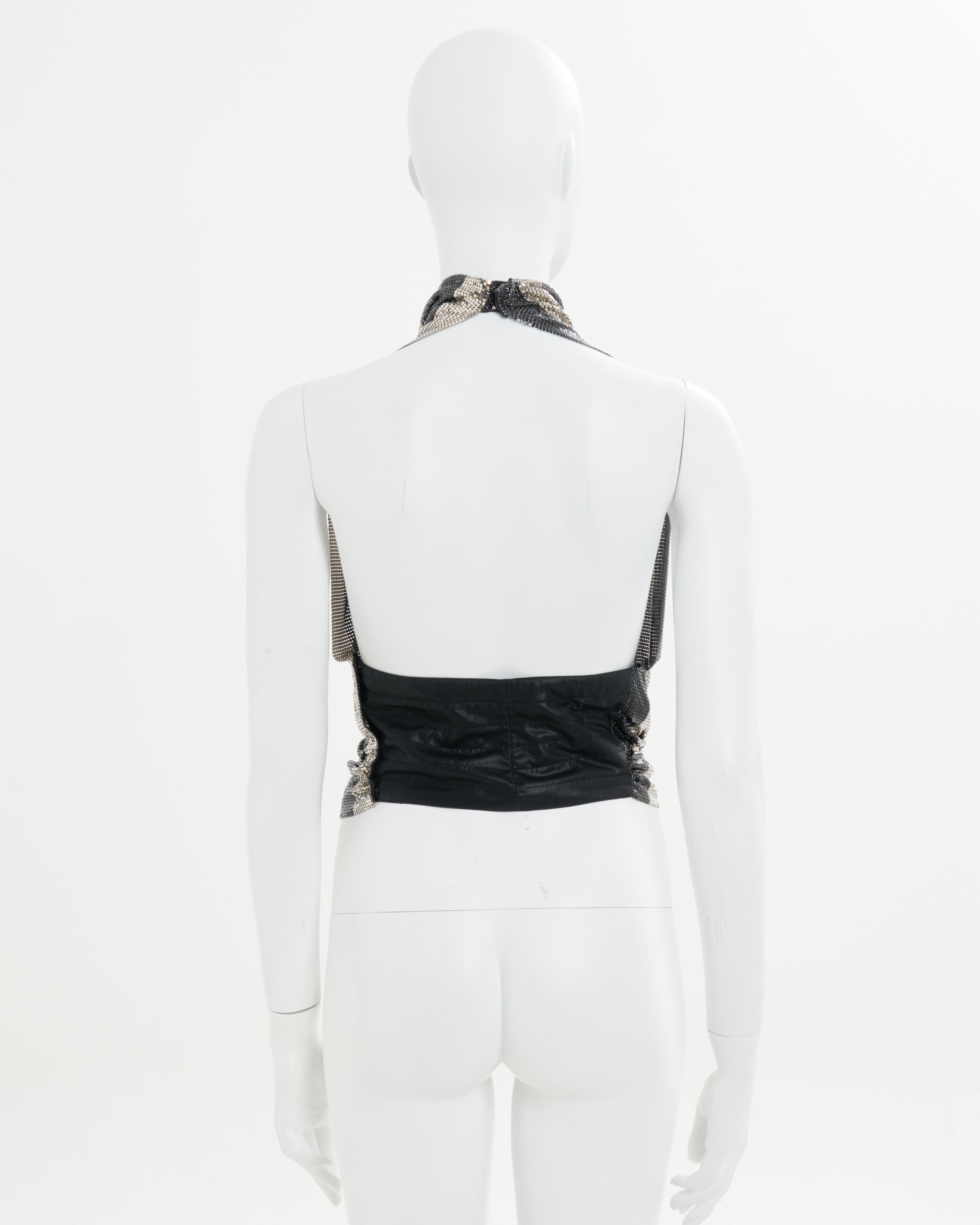 Gianni Versace H/W 1983 Schwarz Gold & Silber Oroton Kettenhemd-Haltertop (Gray) im Angebot