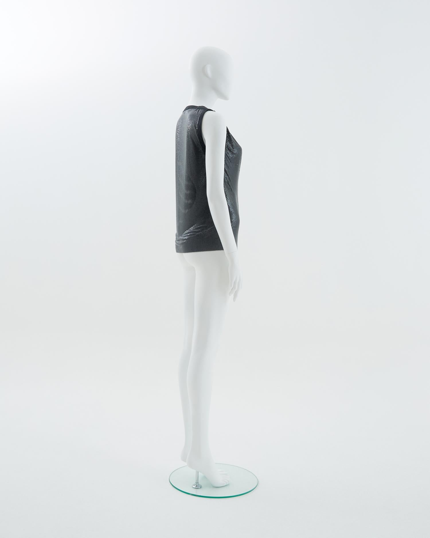 Gianni Versace F/W 1983 Ensemble top et jupe en cotte de mailles Oroton noir en vente 6