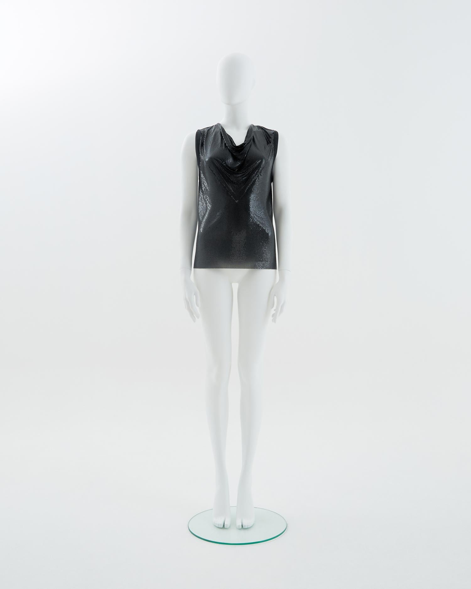 Gianni Versace F/W 1983 Ensemble top et jupe en cotte de mailles Oroton noir en vente 7