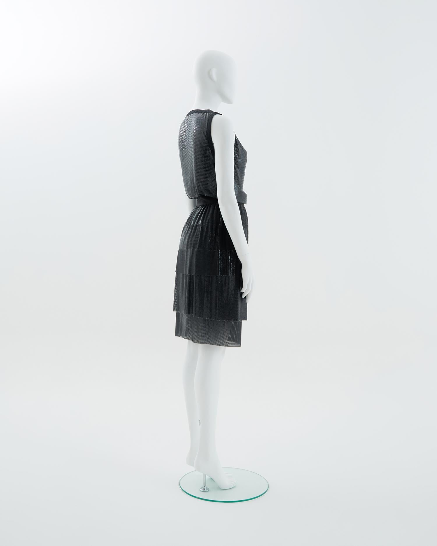 Gianni Versace F/W 1983 Ensemble top et jupe en cotte de mailles Oroton noir Pour femmes en vente