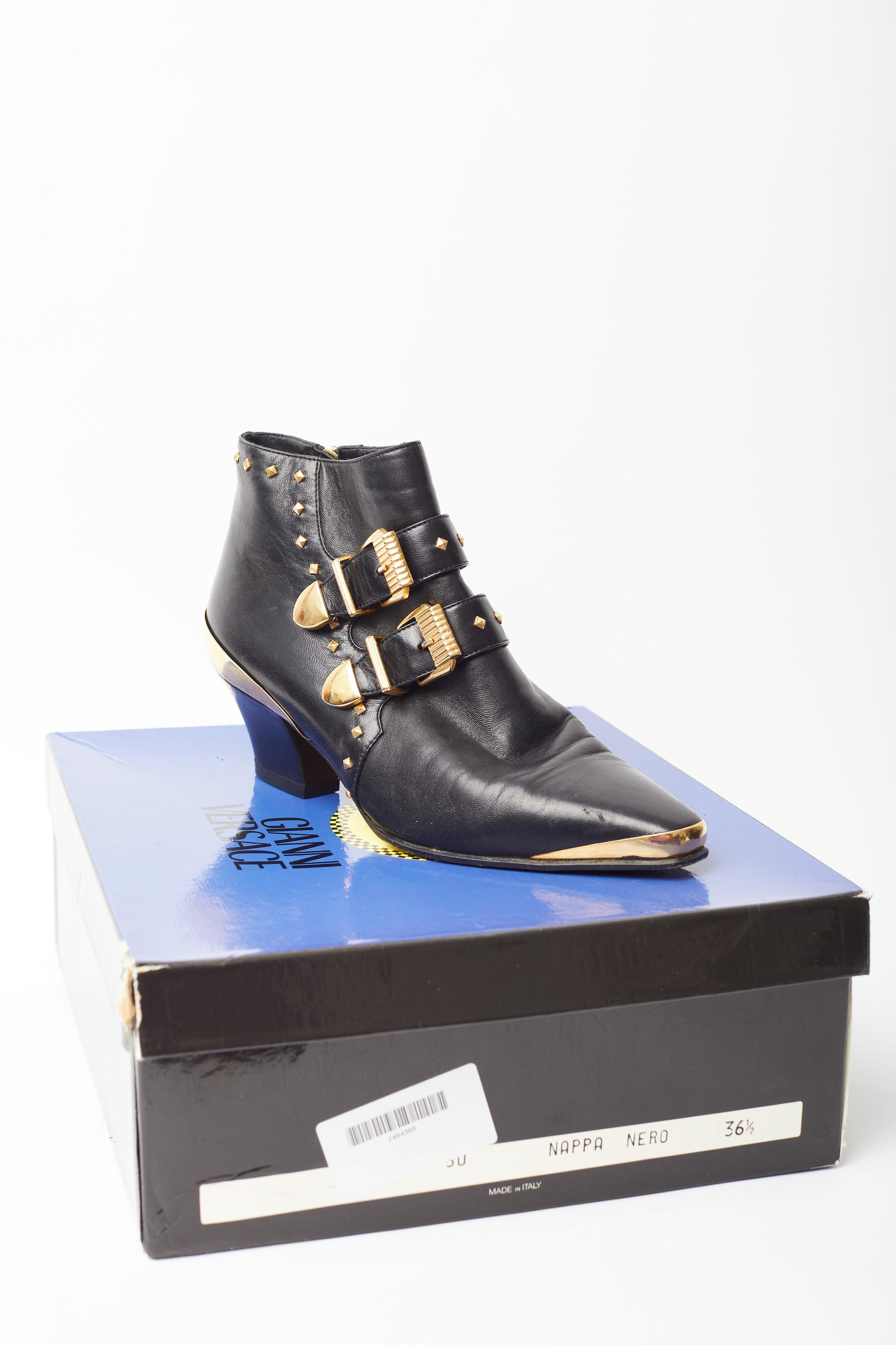 Gianni Versace F/W 1992 Pasarela Miss S&M Botines de piel con tachuelas Negro en venta