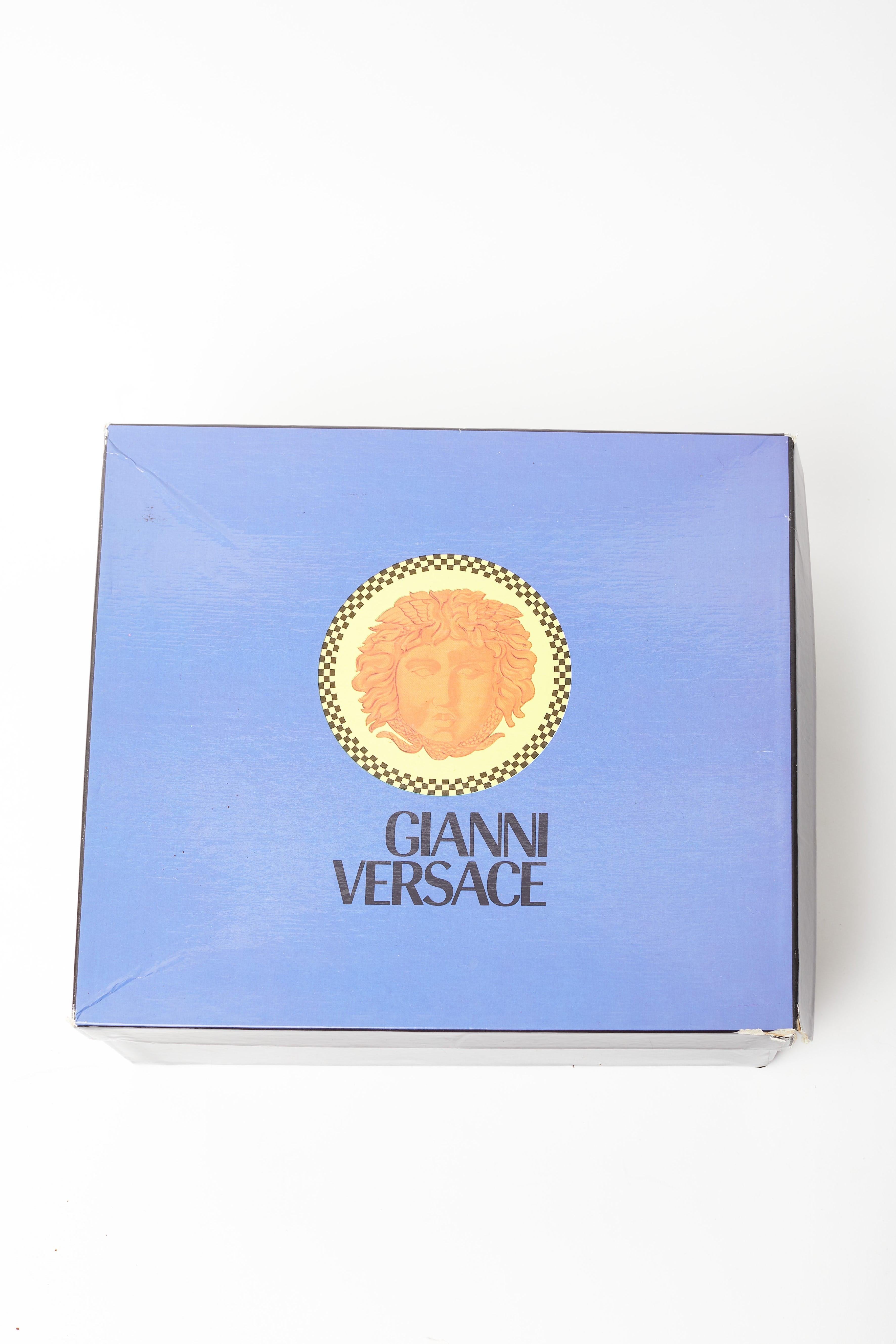 Gianni Versace F/W 1992 Pasarela Miss S&M Botines de piel con tachuelas en venta 4