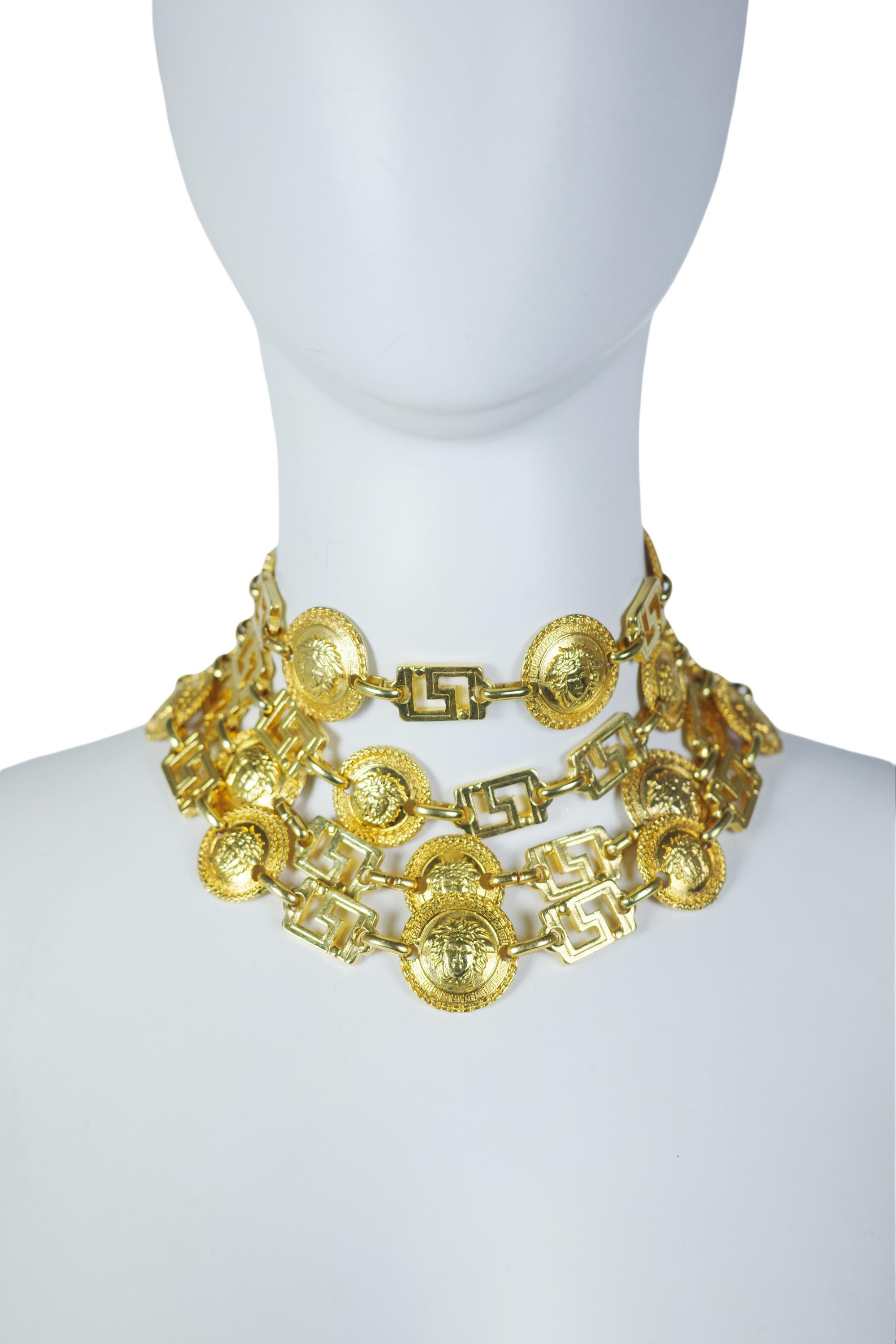 GIANNI VERSACE F/w 1992 Collar Gargantilla Medallón Medusa Oro Multicapa en Nuevo estado para la venta en 上海市, CN