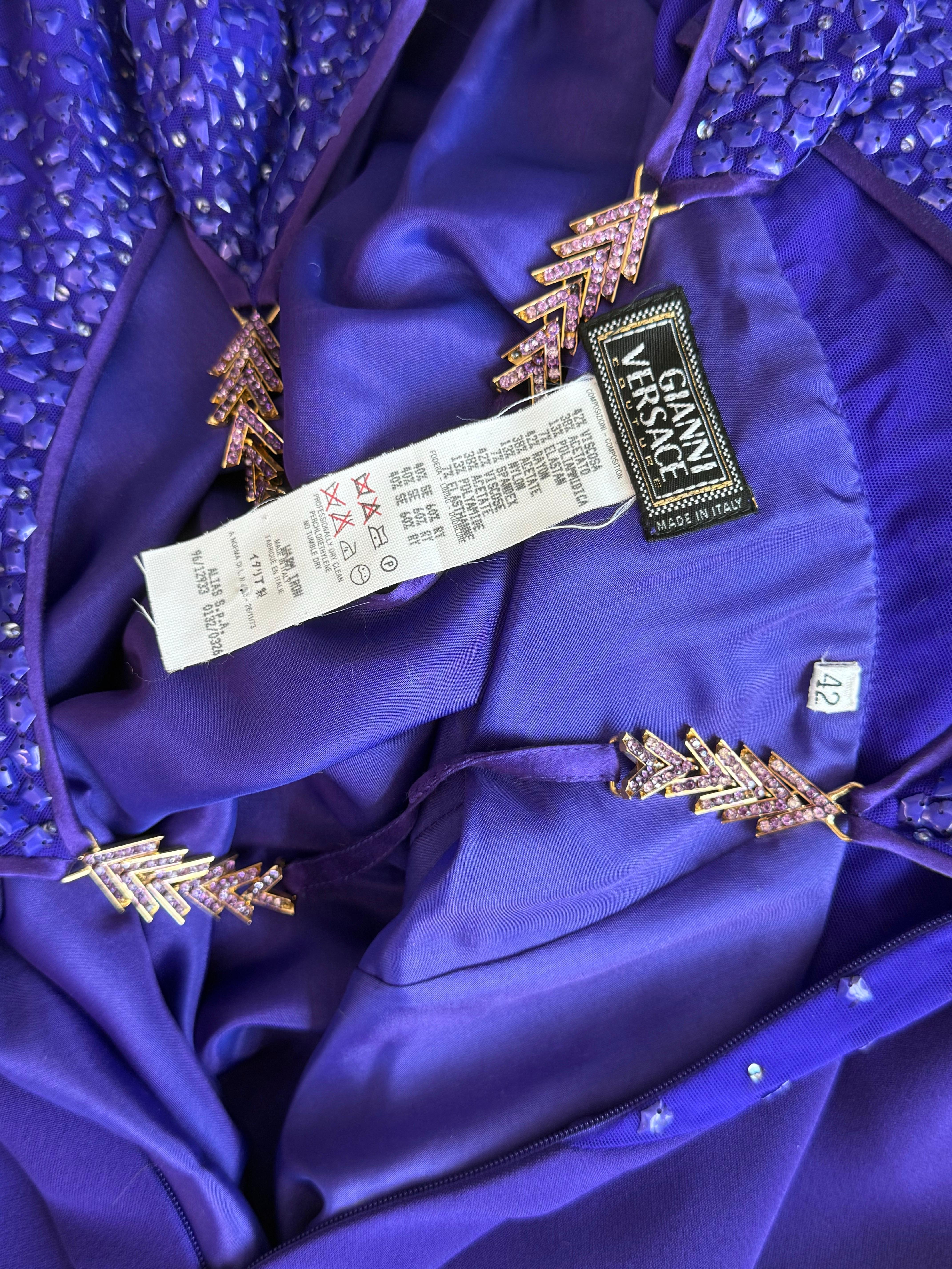 Gianni Versace F/W 1996 Runway Vintage embellie mini robe de soirée transparente en vente 11