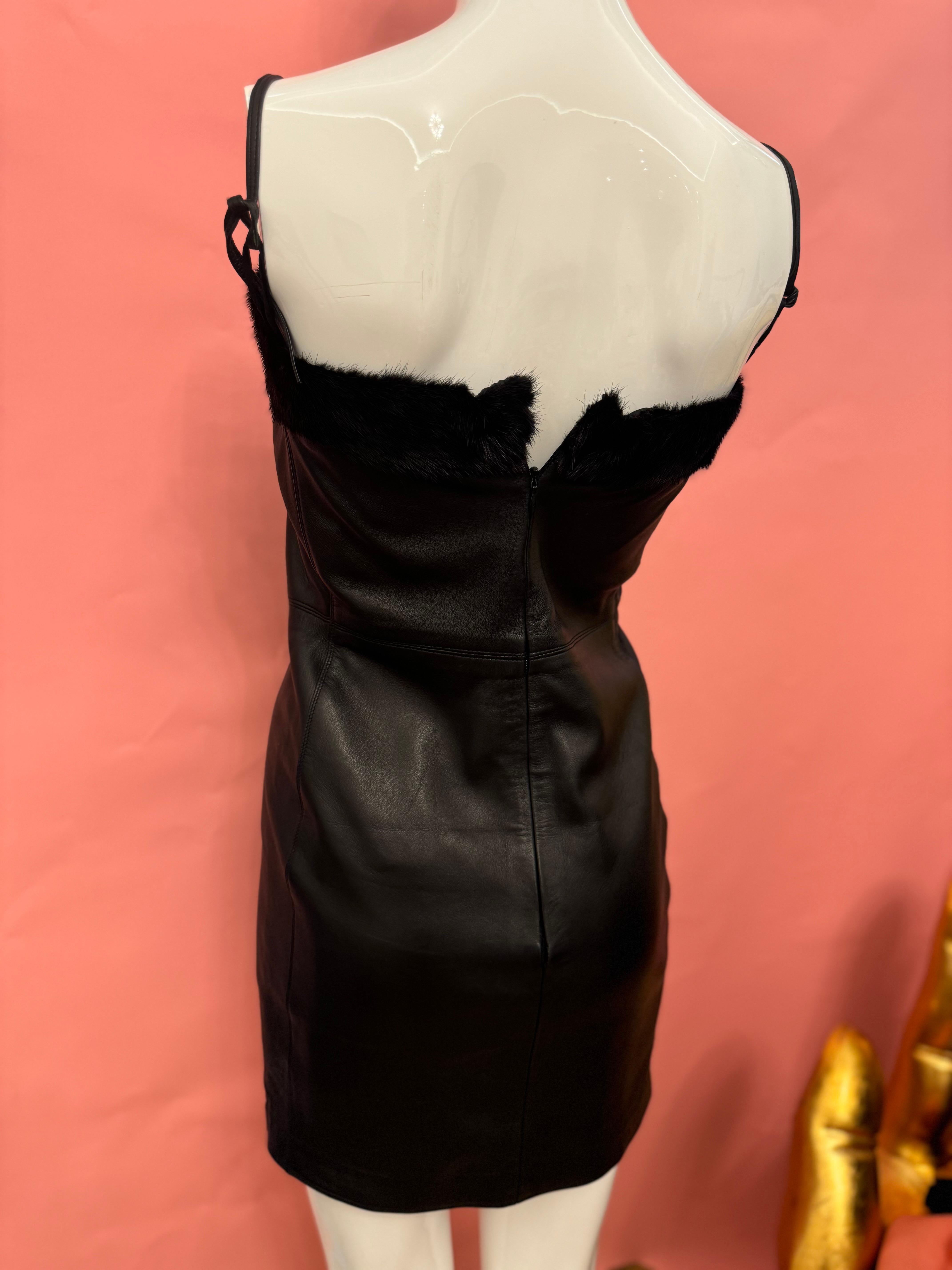 Gianni Versace A/I 1997 abito in pelle di agnello e pelliccia di visone in vendita 6