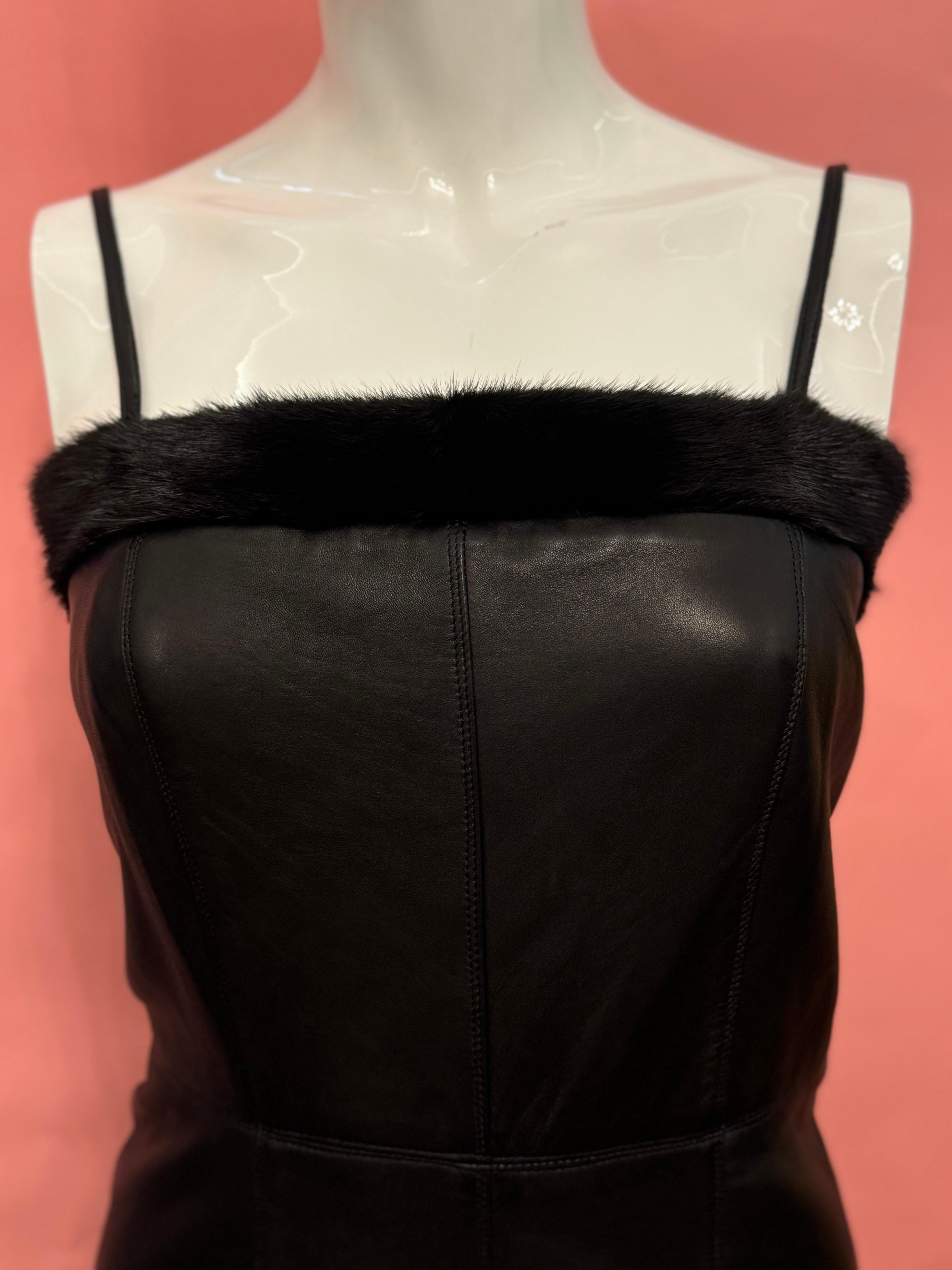 Nero Gianni Versace A/I 1997 abito in pelle di agnello e pelliccia di visone in vendita