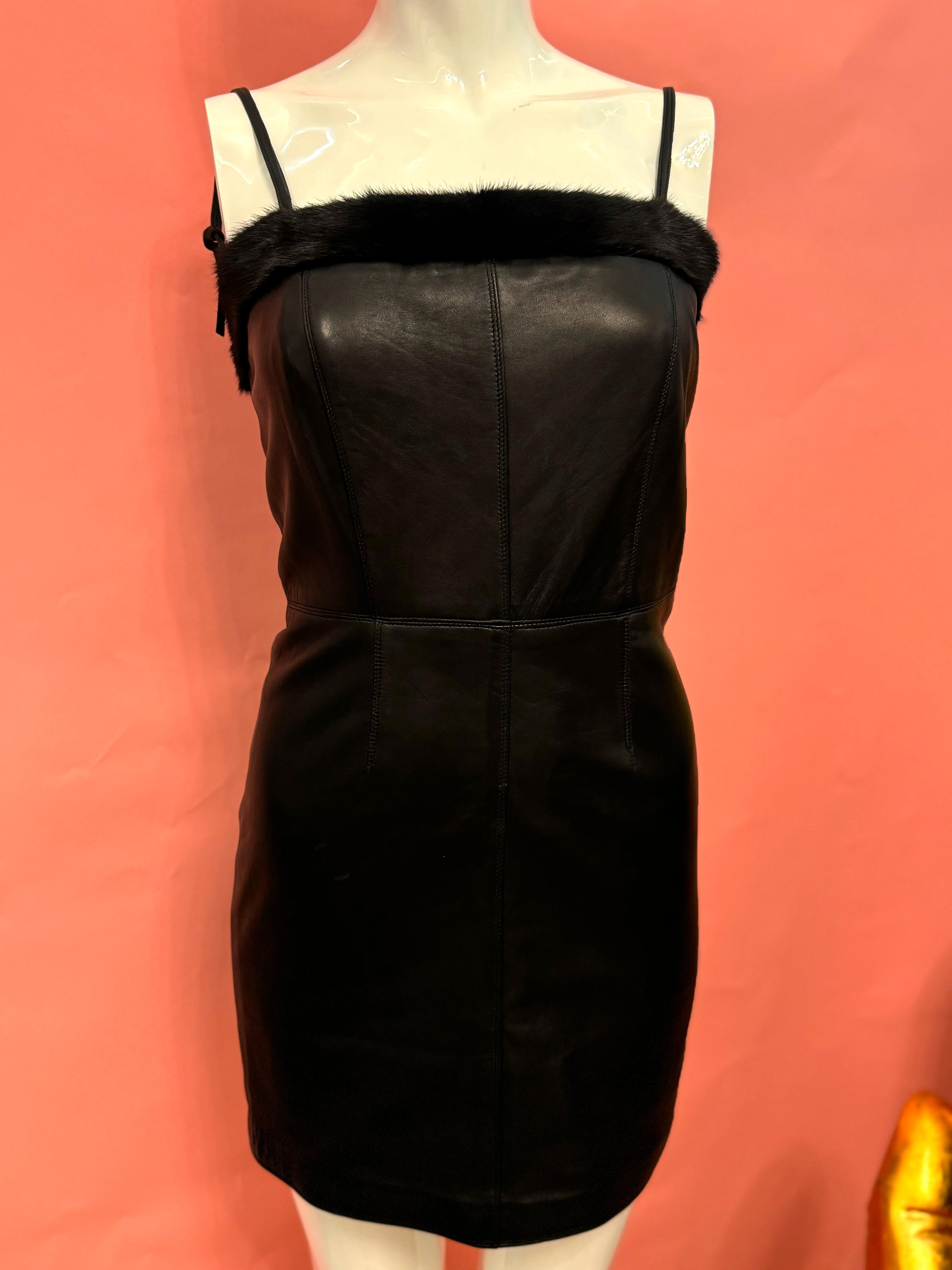 Donna Gianni Versace A/I 1997 abito in pelle di agnello e pelliccia di visone in vendita