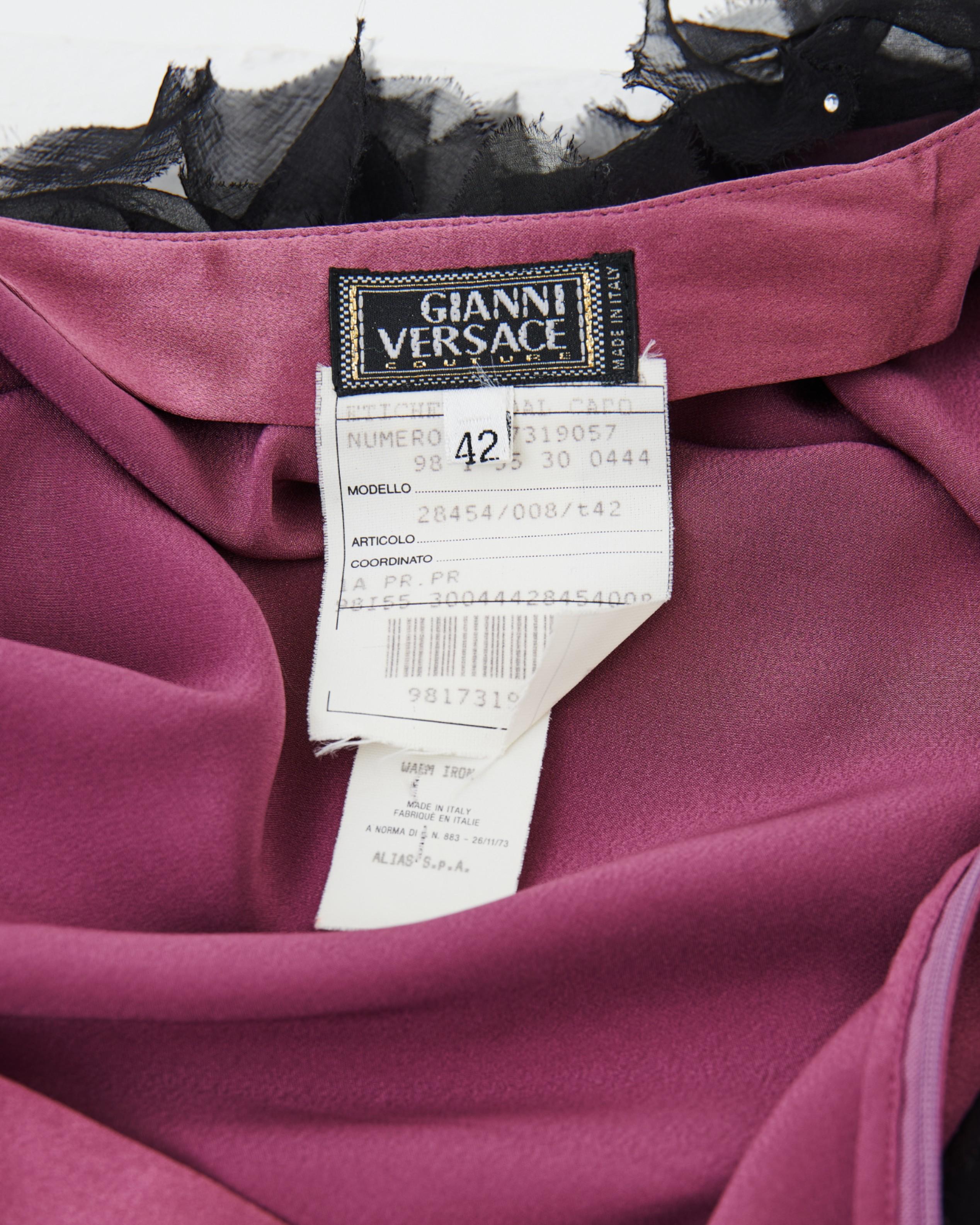 Gianni Versace F/W 1998 Couture - Jupe en soie violette avec ornements en vente 3