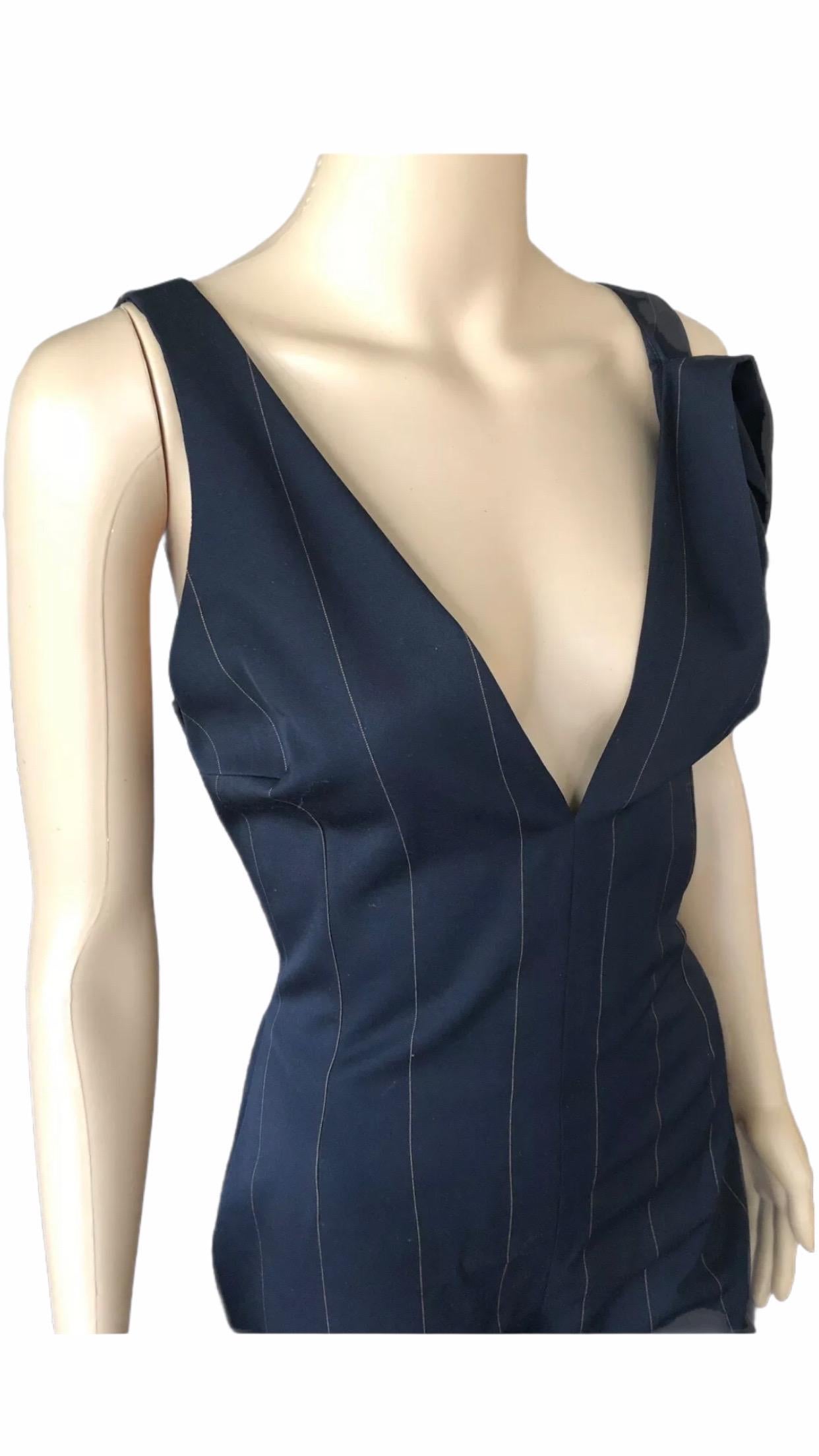 Femenino o masculino Gianni Versace F/W 1998 Traje de rayas vintage con espalda descubierta y escote en pico en venta