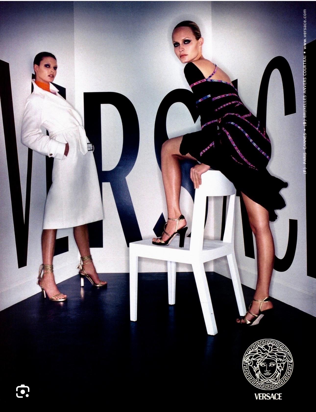 Gianni Versace F/W 2002 Runway Editorial Campaign Ribbon Midi Dress en vente 9