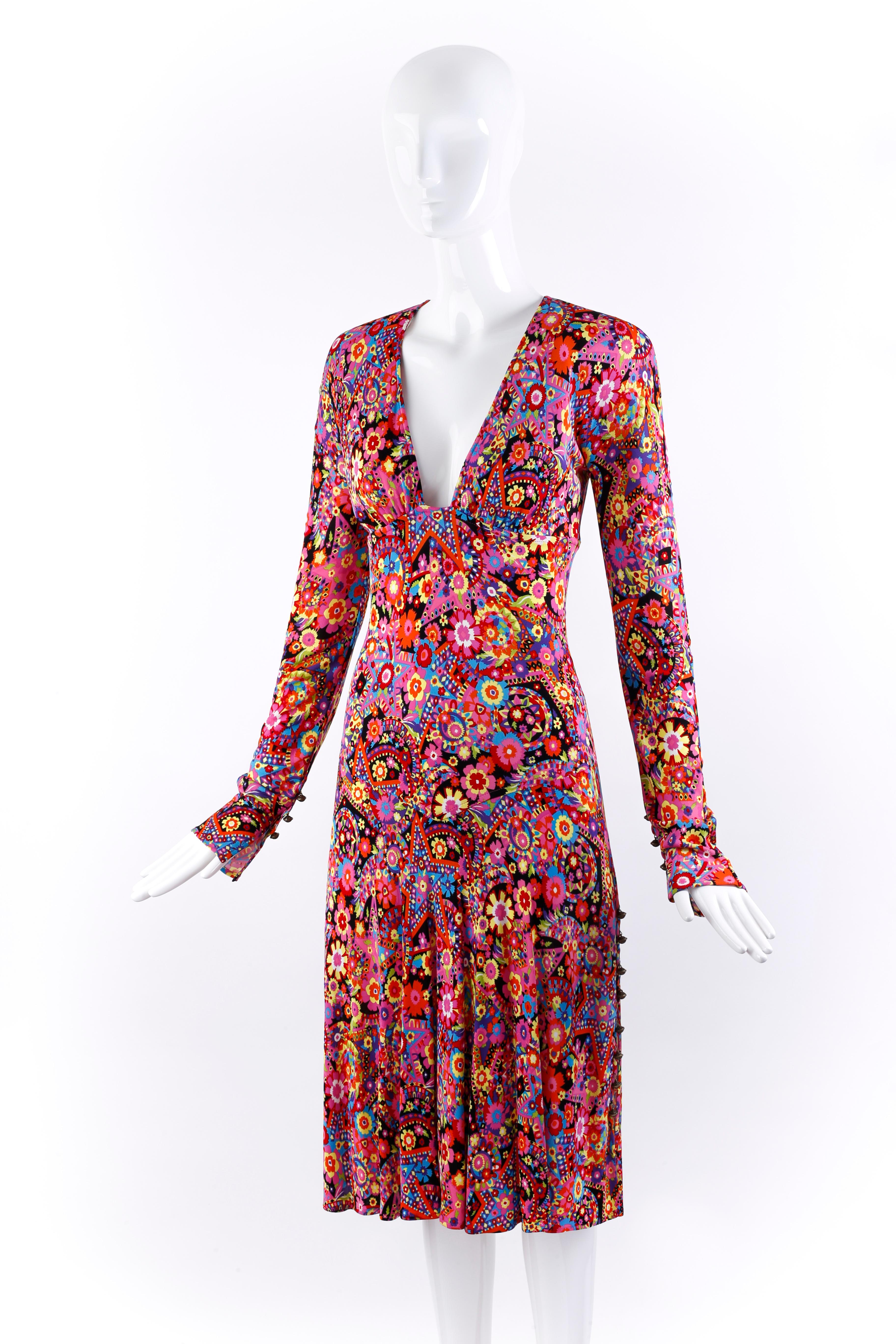 Gianni Versace H/W 2002 Ausgestelltes Kleid mit tiefem Ausschnitt und ausgestelltem Sternblumenmuster im Zustand „Gut“ im Angebot in Chicago, IL