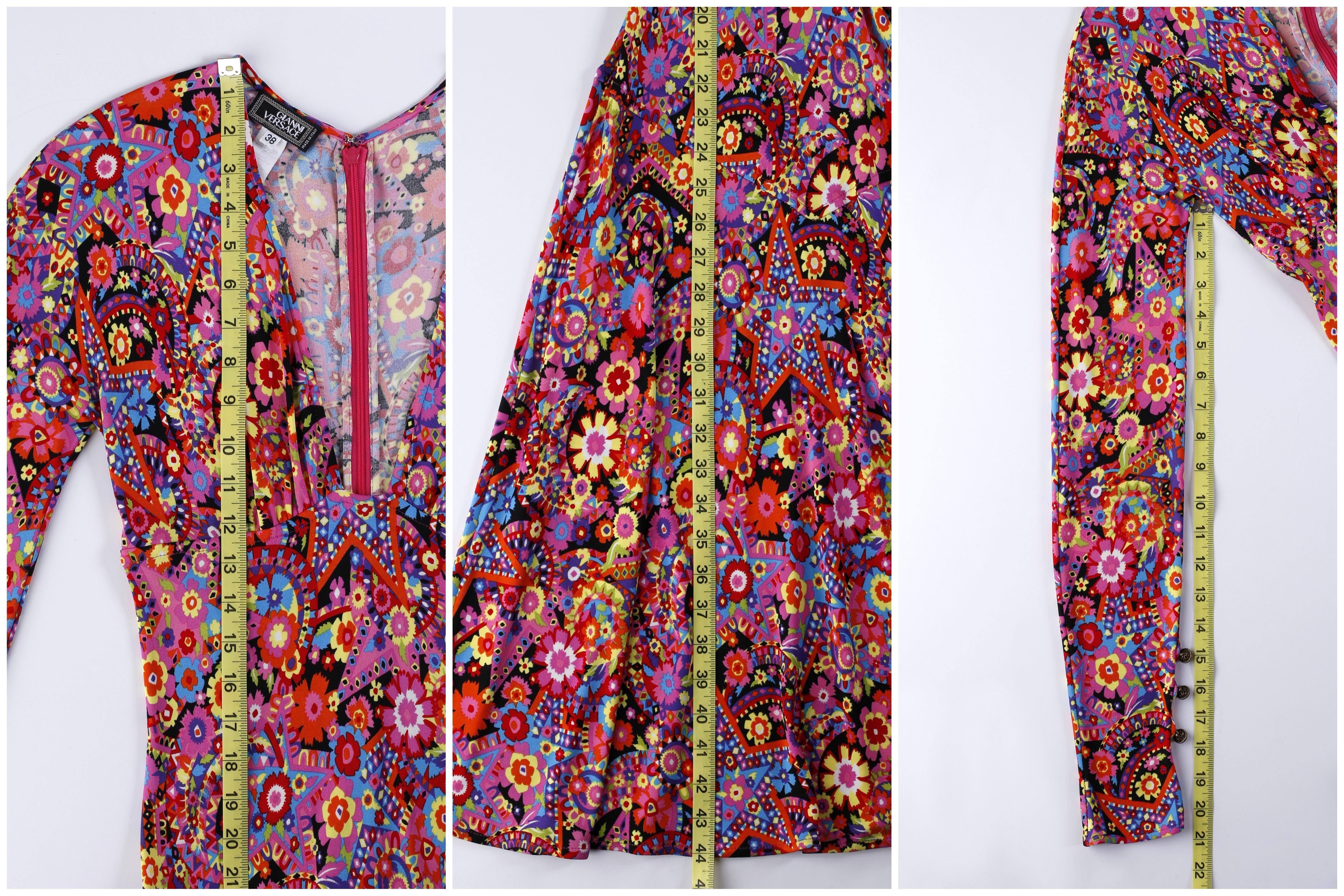 Gianni Versace F/W 2002 Star Flower Collage Print Plunge Neck Fit & Flare Dress For Sale 4