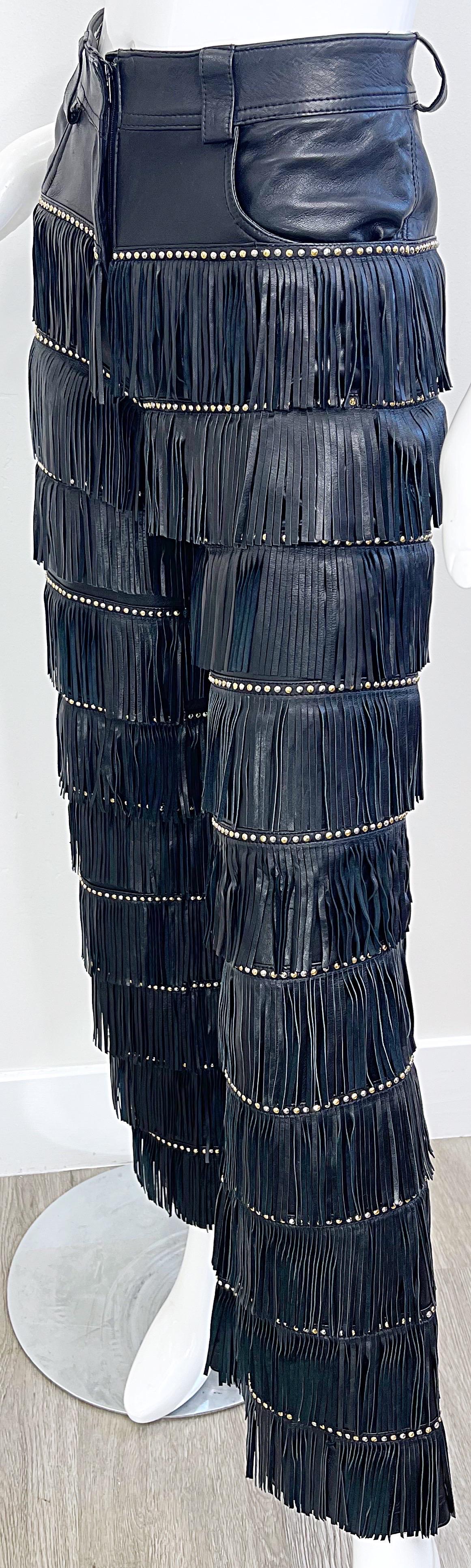Gianni Versace Collezione Autunno 1992 Bondage A&M Pantaloni da passerella in pelle con frange 92 in vendita 1