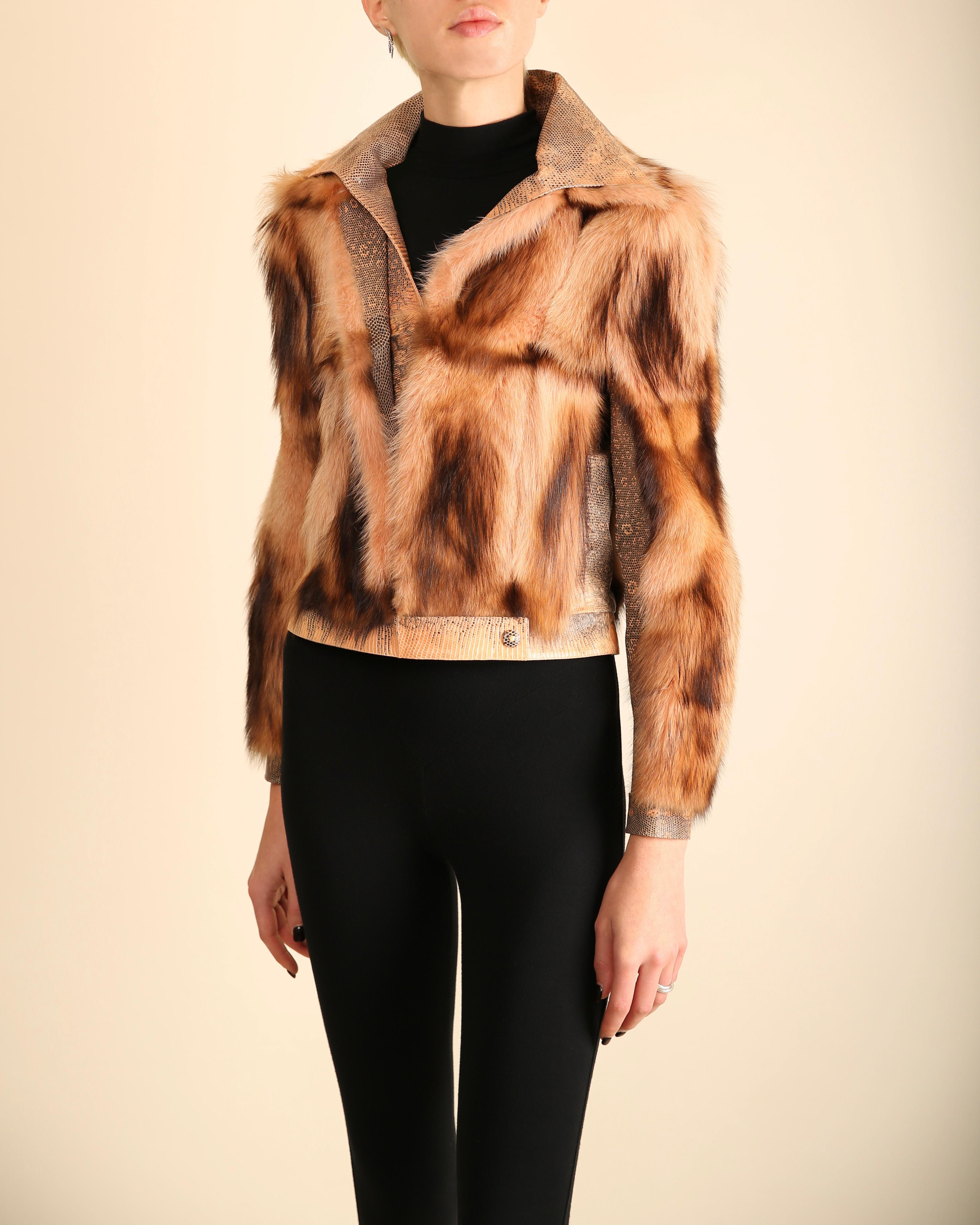 Gianni Versace, automne 2000, manteau en cuir embossé de fourrure de renard marron rose et de python en vente 3
