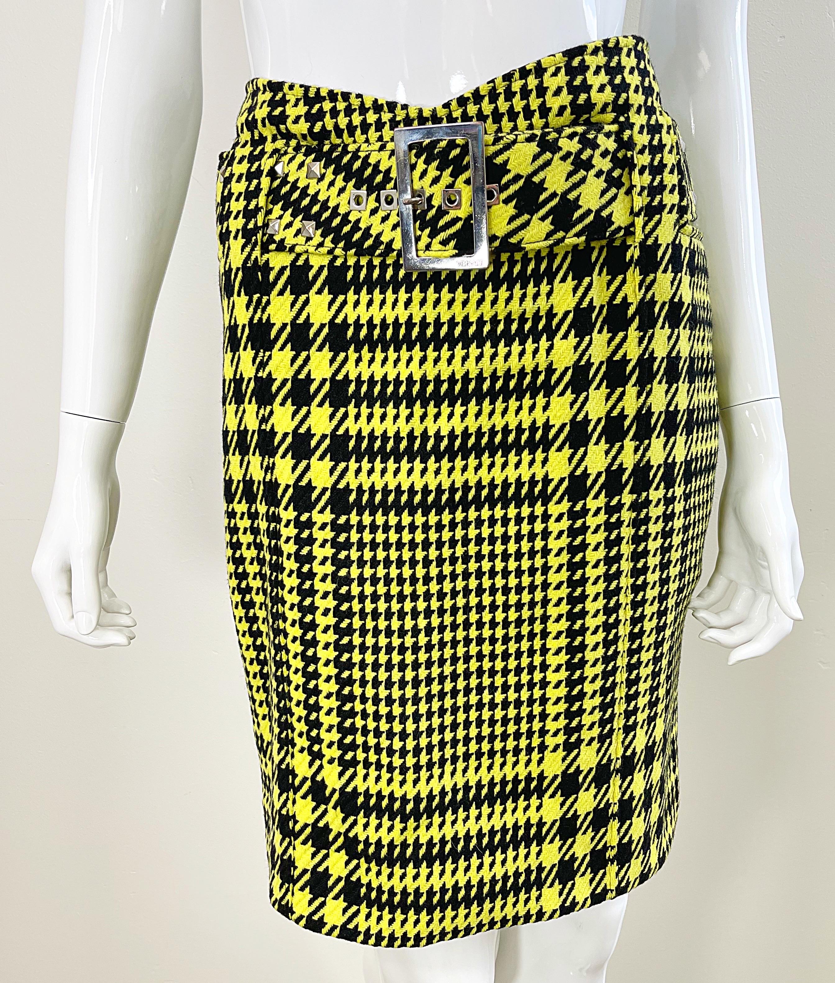 Gianni Versace Fall 2004 Runway Size 8 Yellow Black Houndstooth Belted Skirt For Sale 7