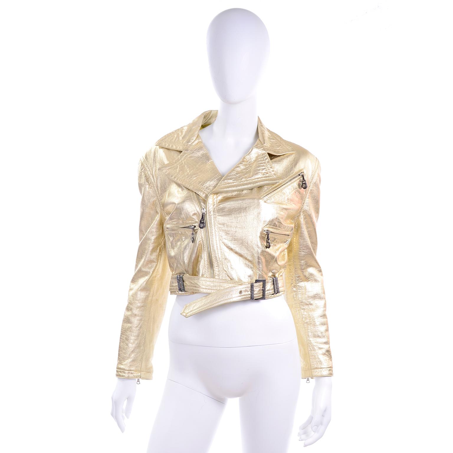 Gianni Versace FW 1994 95 Runway Vintage Embossed Gold Cropped Moto Jacket  For Sale 5