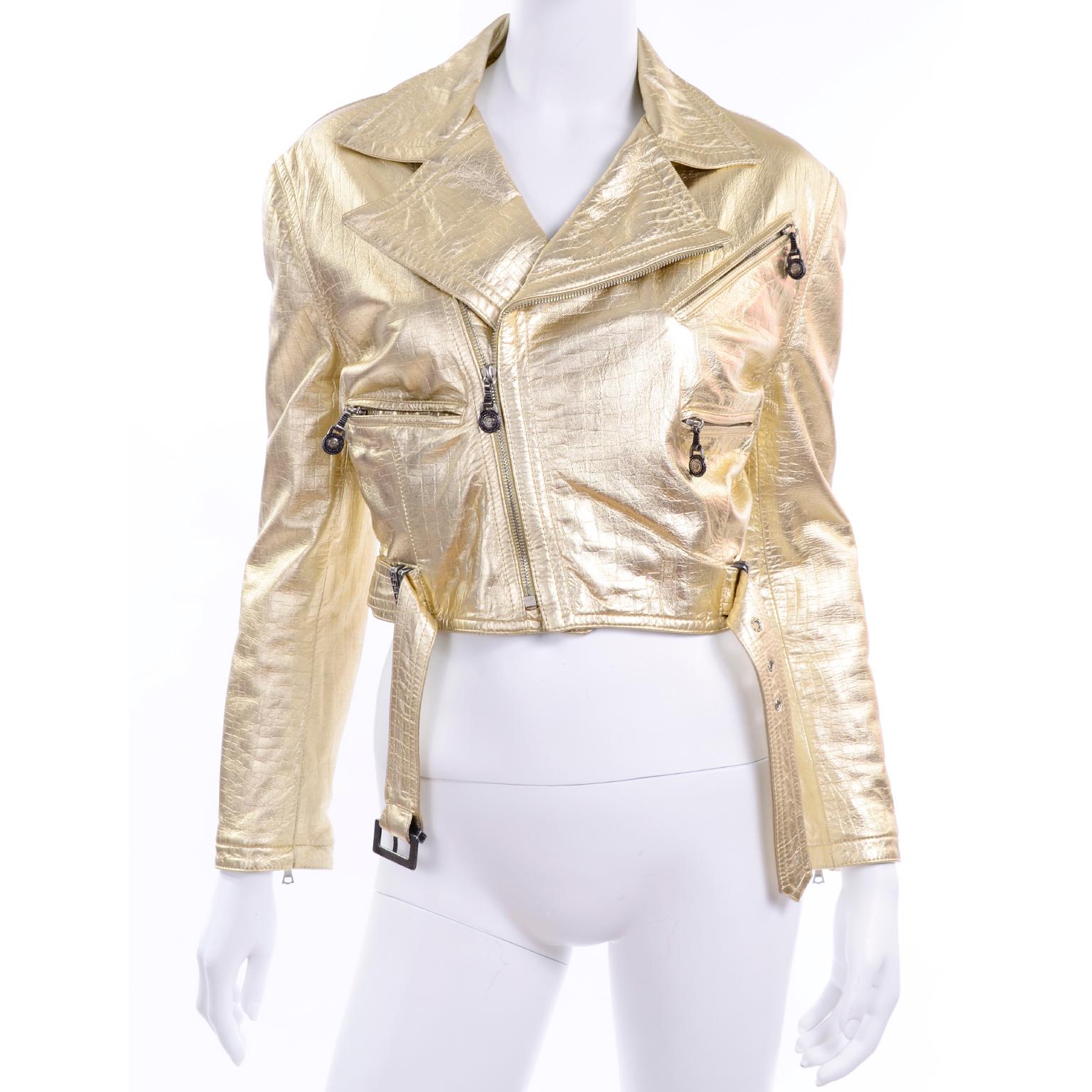 Gianni Versace FW 1994 95 Runway Vintage Embossed Gold Cropped Moto Jacket  For Sale 6