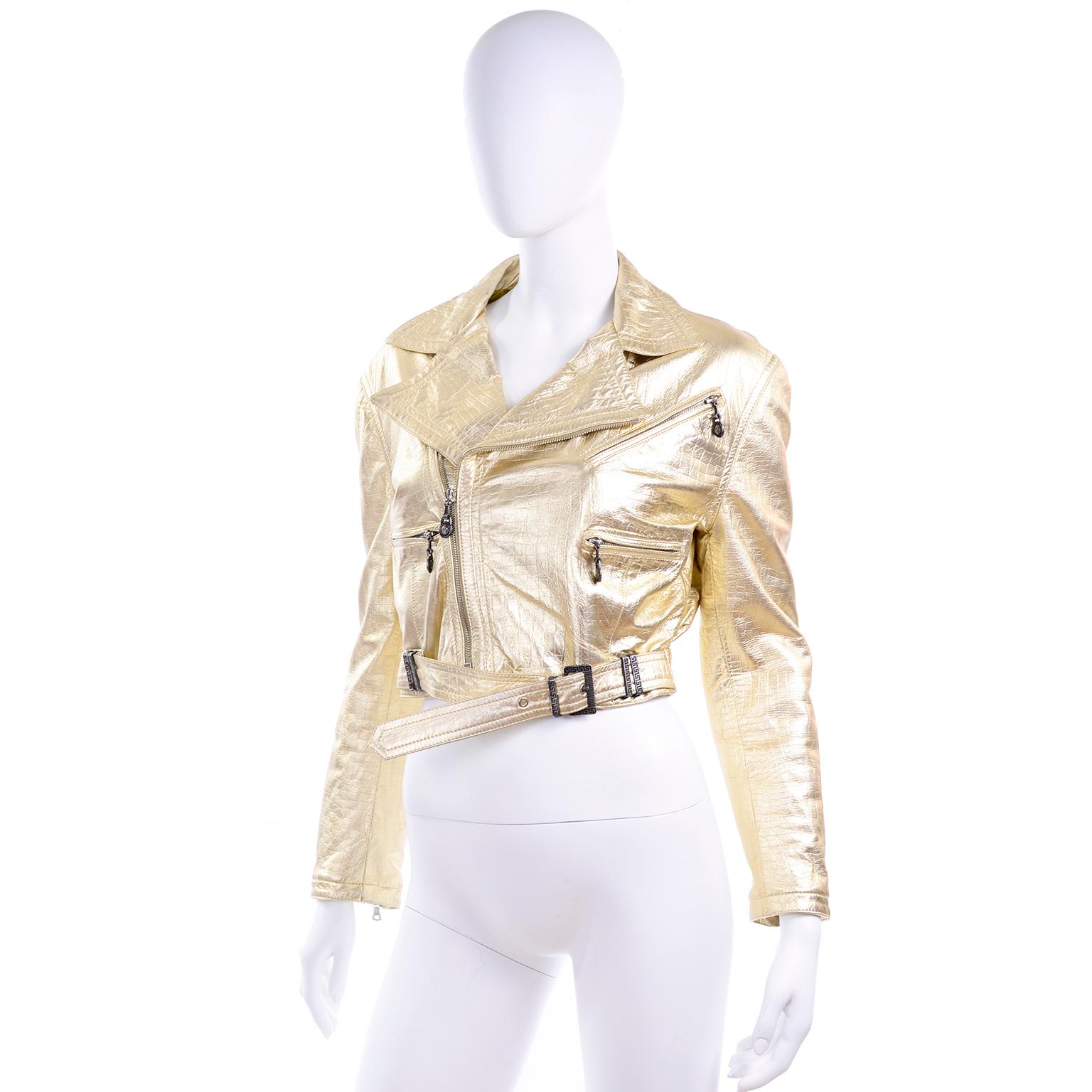 Gianni Versace FW 1994 95 Runway Vintage Embossed Gold Cropped Moto Jacket  For Sale 1