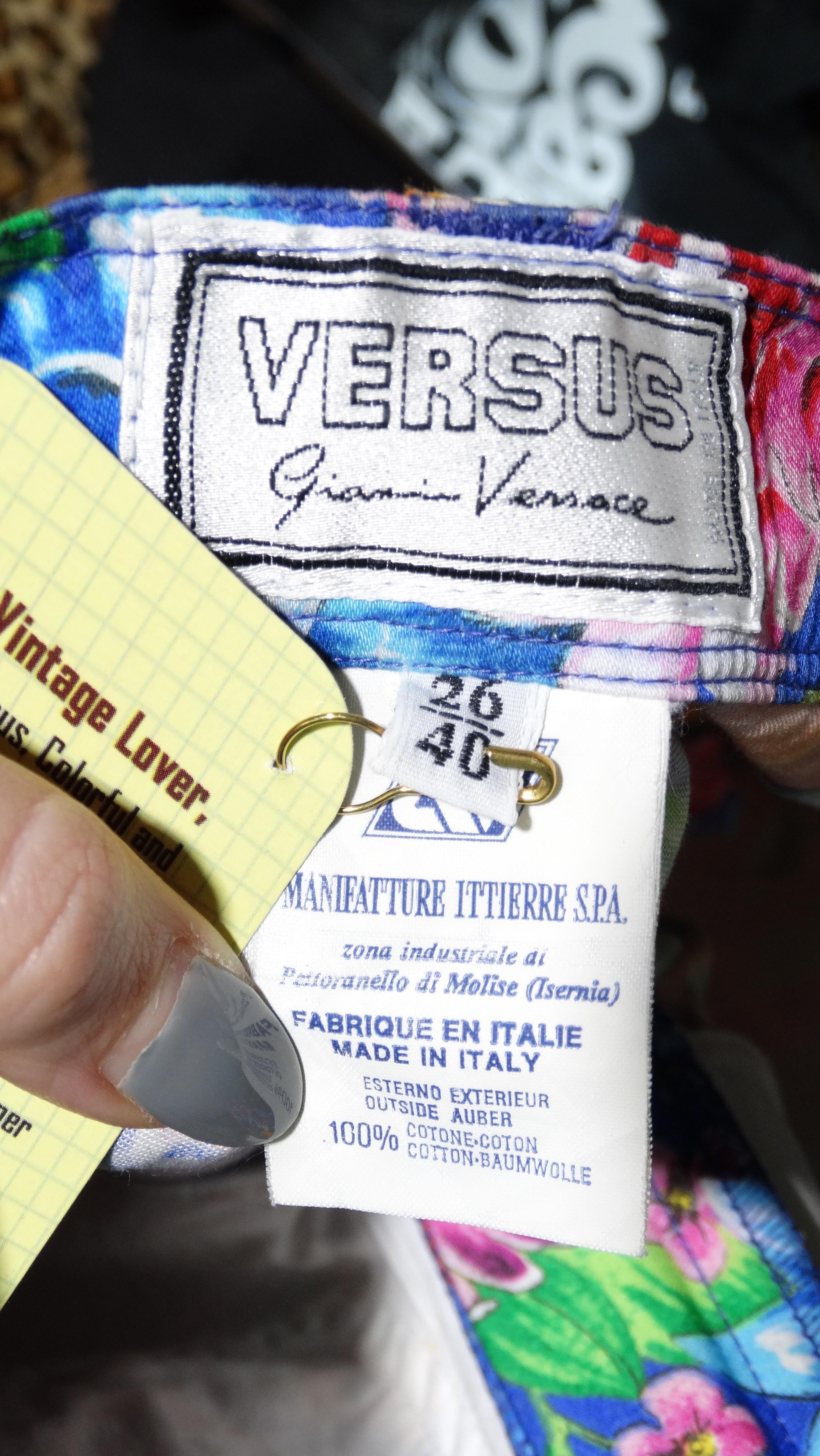Jean à fleurs Gianni Versace des années 2000  en vente 3