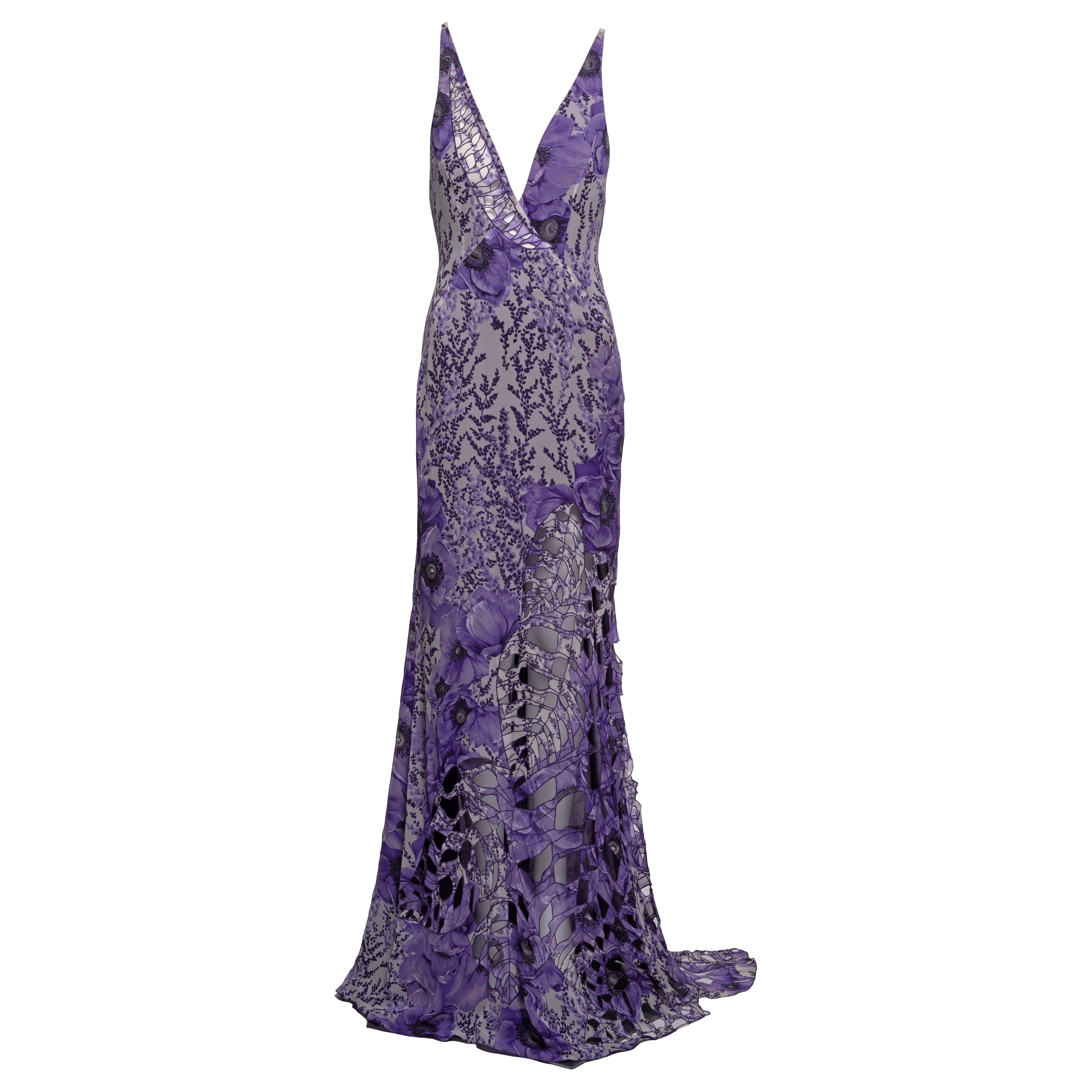 What style is Donatella Versace known for?