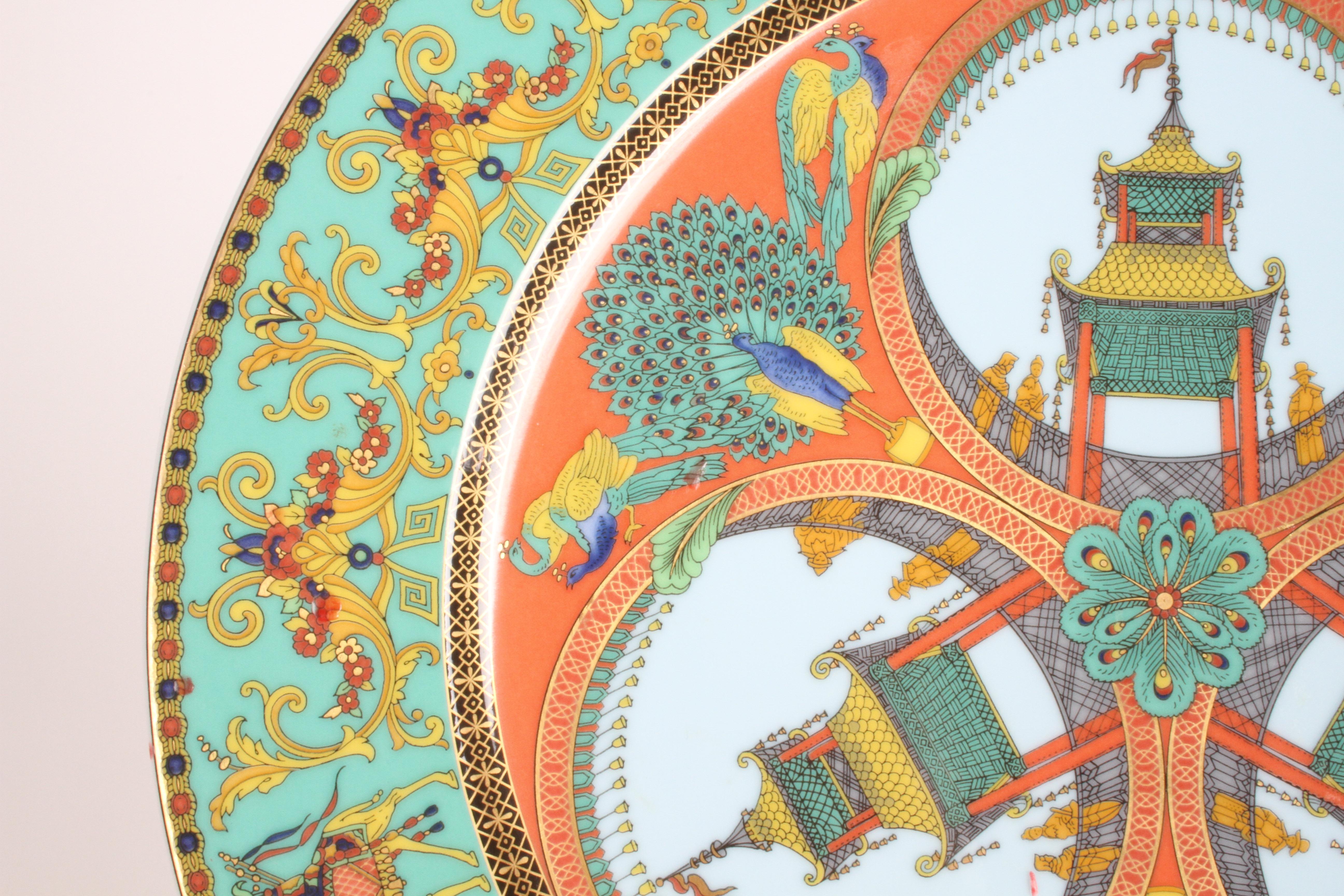 Assiette d'exposition en porcelaine « Le voyage de Marco Polo » de Gianni Versace pour Rosenthal  Bon état - En vente à St. Louis, MO