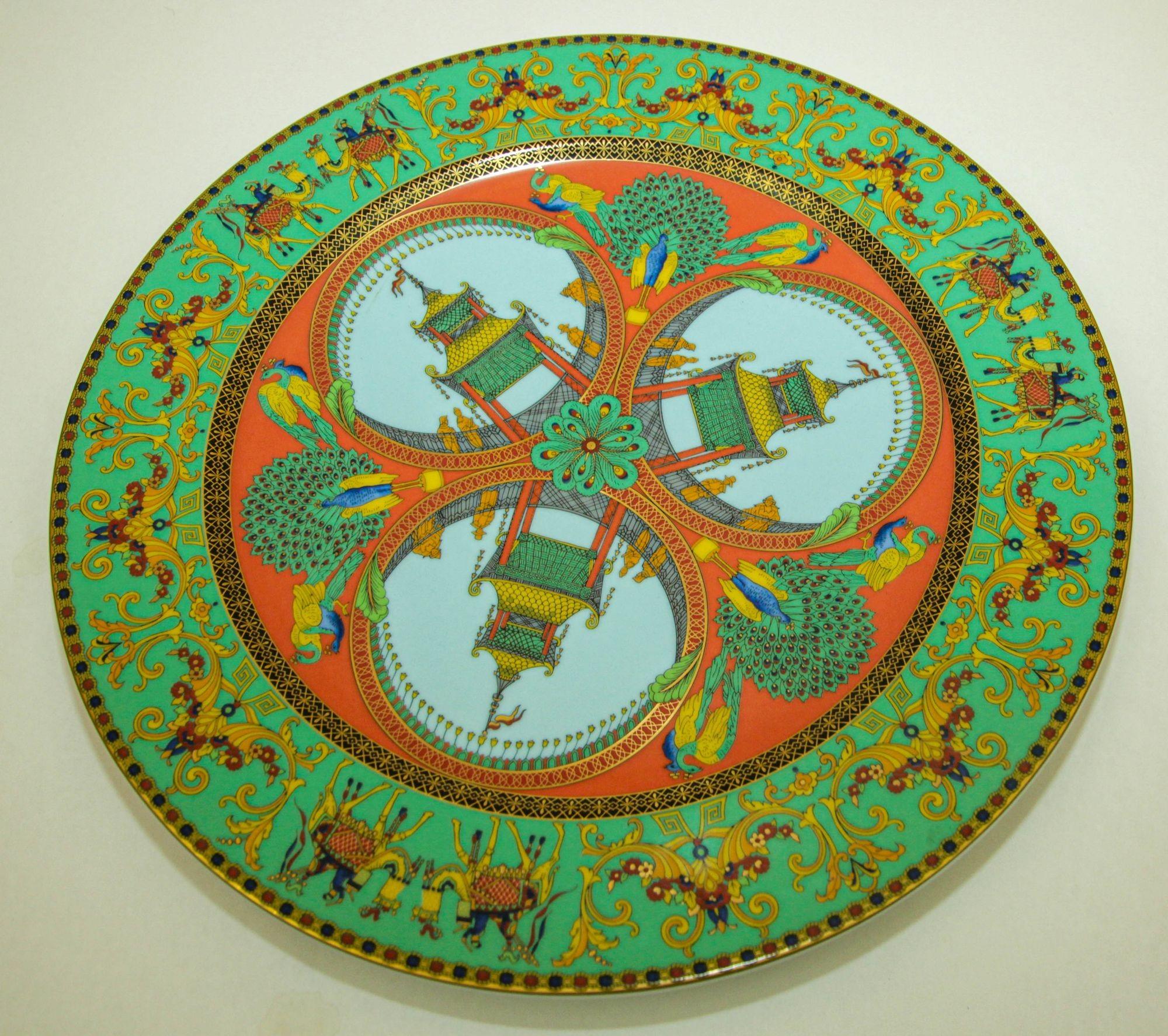 Assiette en porcelaine Le Voyage de Marco Polo de Gianni Versace pour Rosenthal en vente 3
