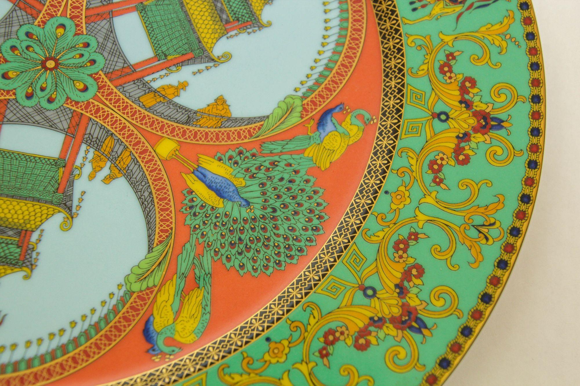 Assiette en porcelaine Le Voyage de Marco Polo de Gianni Versace pour Rosenthal en vente 6