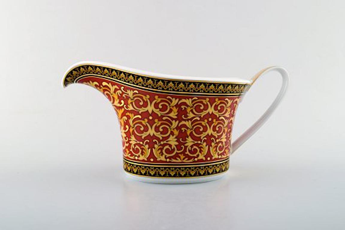 Gianni Versace for Rosenthal. Sauce boat. classical style.
In perfect condition.
The boat measures: 22 cm x 11 cm. The base measures: 25 cm x 15.5 cm.
Stamped.