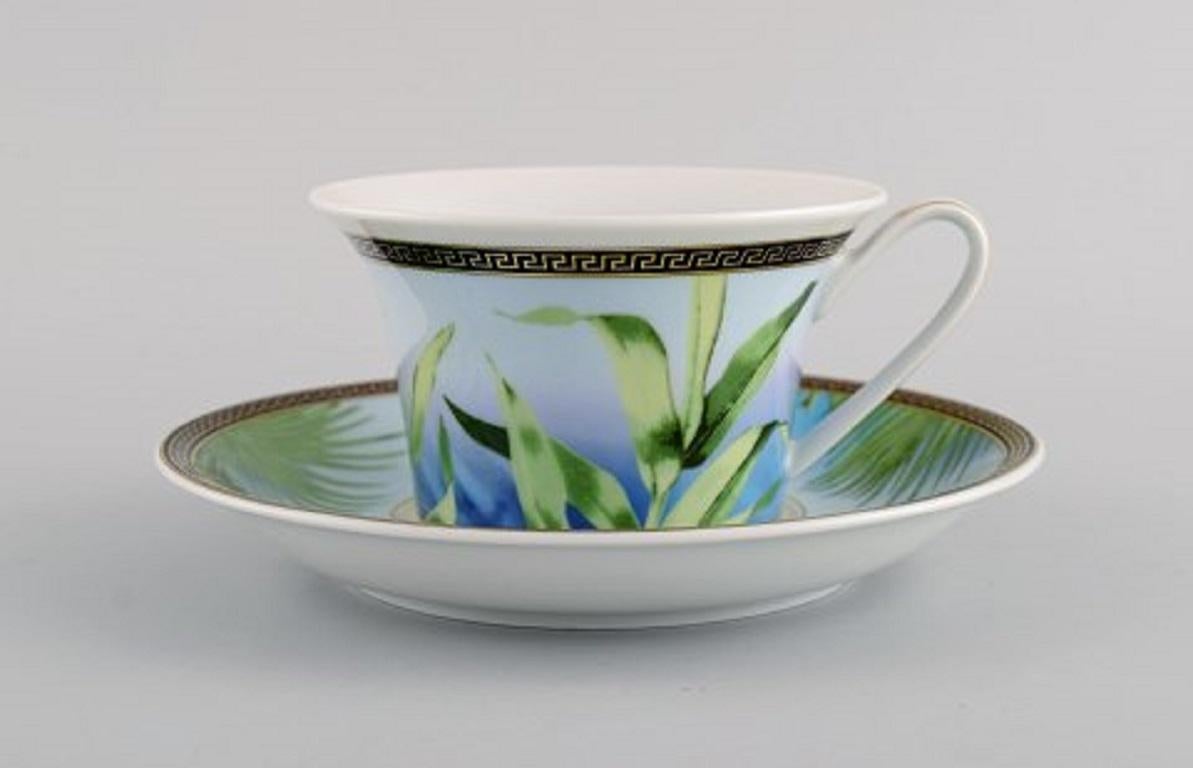 Gianni Versace for Rosenthal. Six Jungle tea cups with saucer in porcelain with gold decoration and green leaves. Late 20th century.
In perfect condition.
The cup measures: 10 x 6 cm.
The saucer measures: 16 cm.
Stamped.